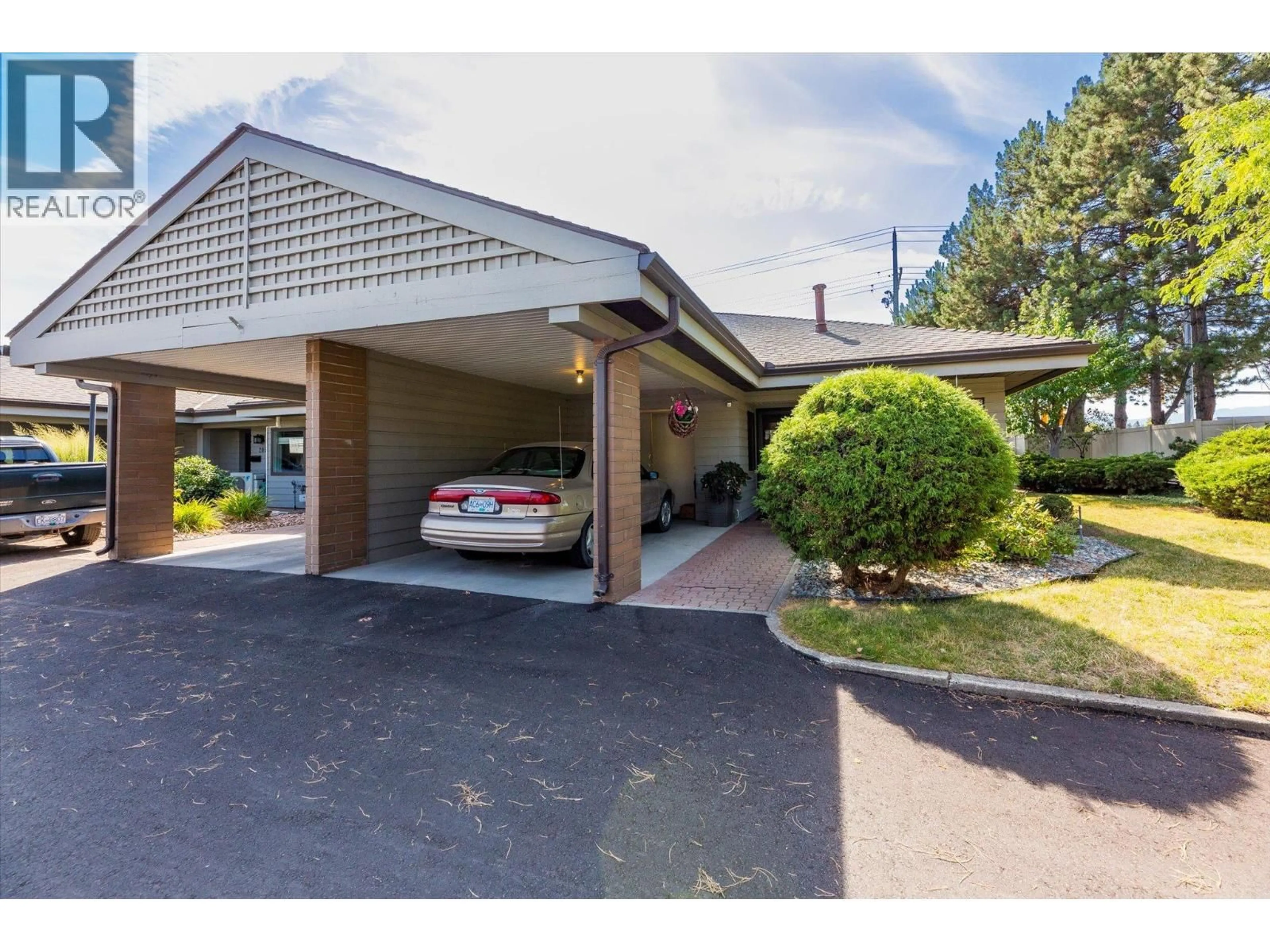 Indoor garage for 201 - 1765 LECKIE ROAD, Kelowna British Columbia V1X6X5