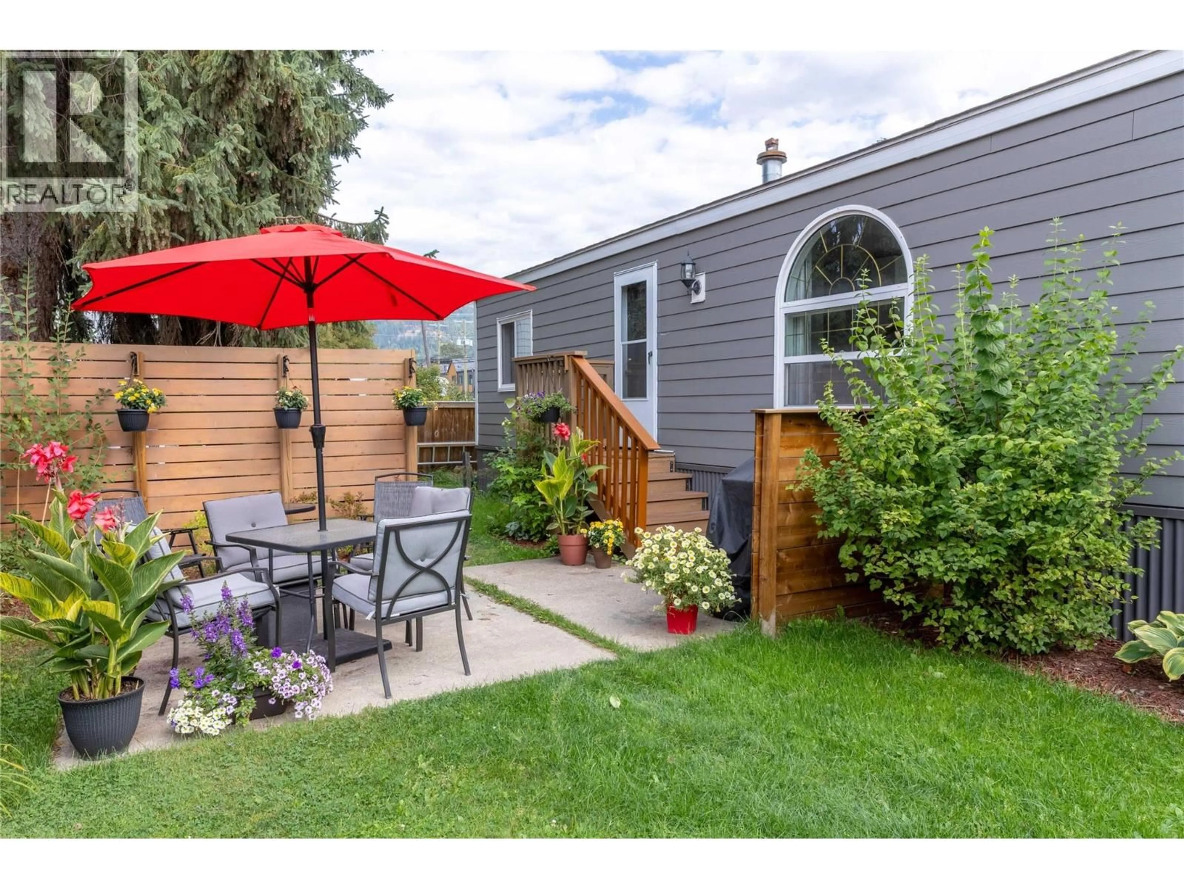 Patio, street for 11 - 606 EDWARD STREET, Revelstoke British Columbia V0E2S0