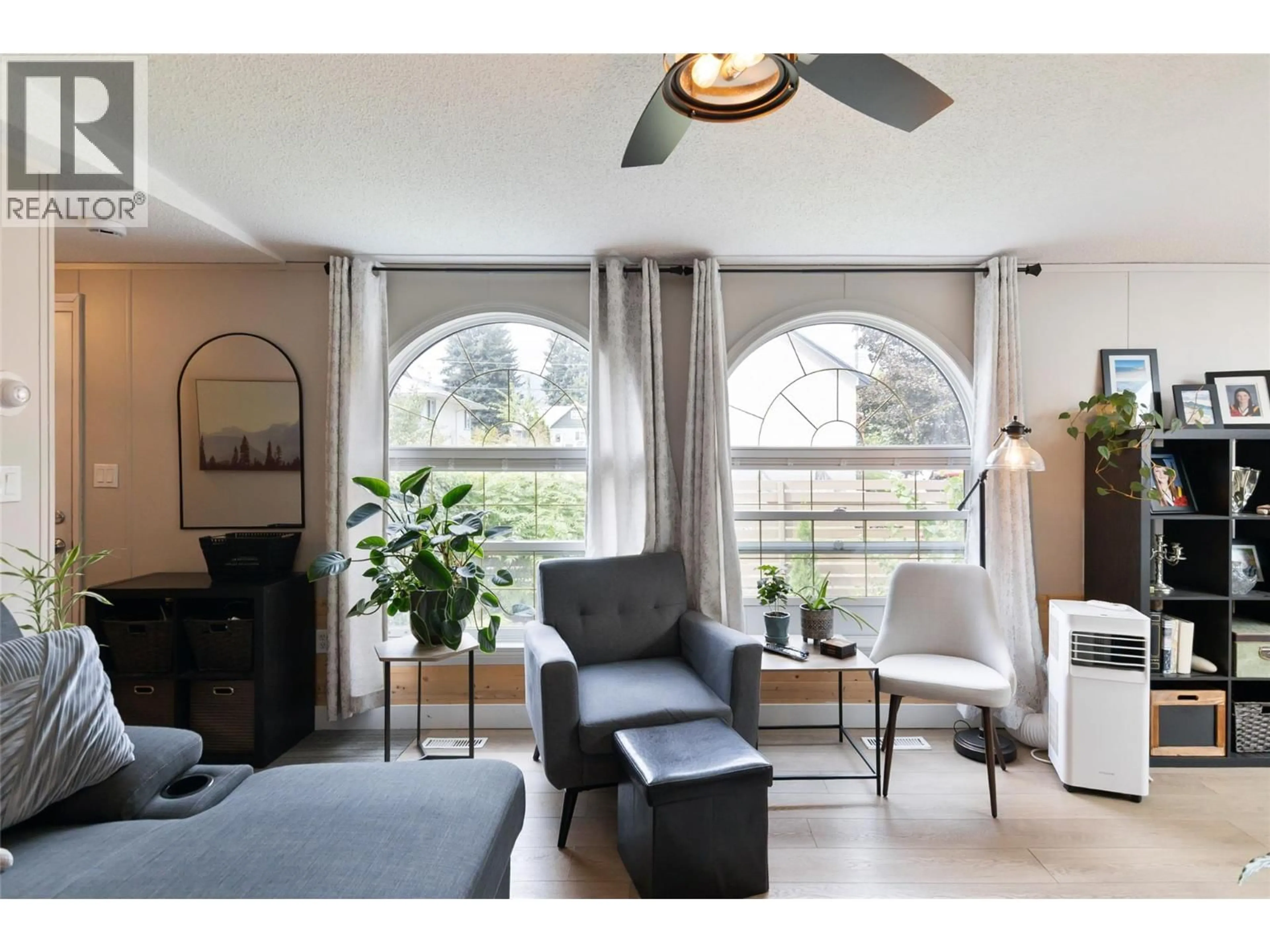 Living room with furniture, unknown for 11 - 606 EDWARD STREET, Revelstoke British Columbia V0E2S0