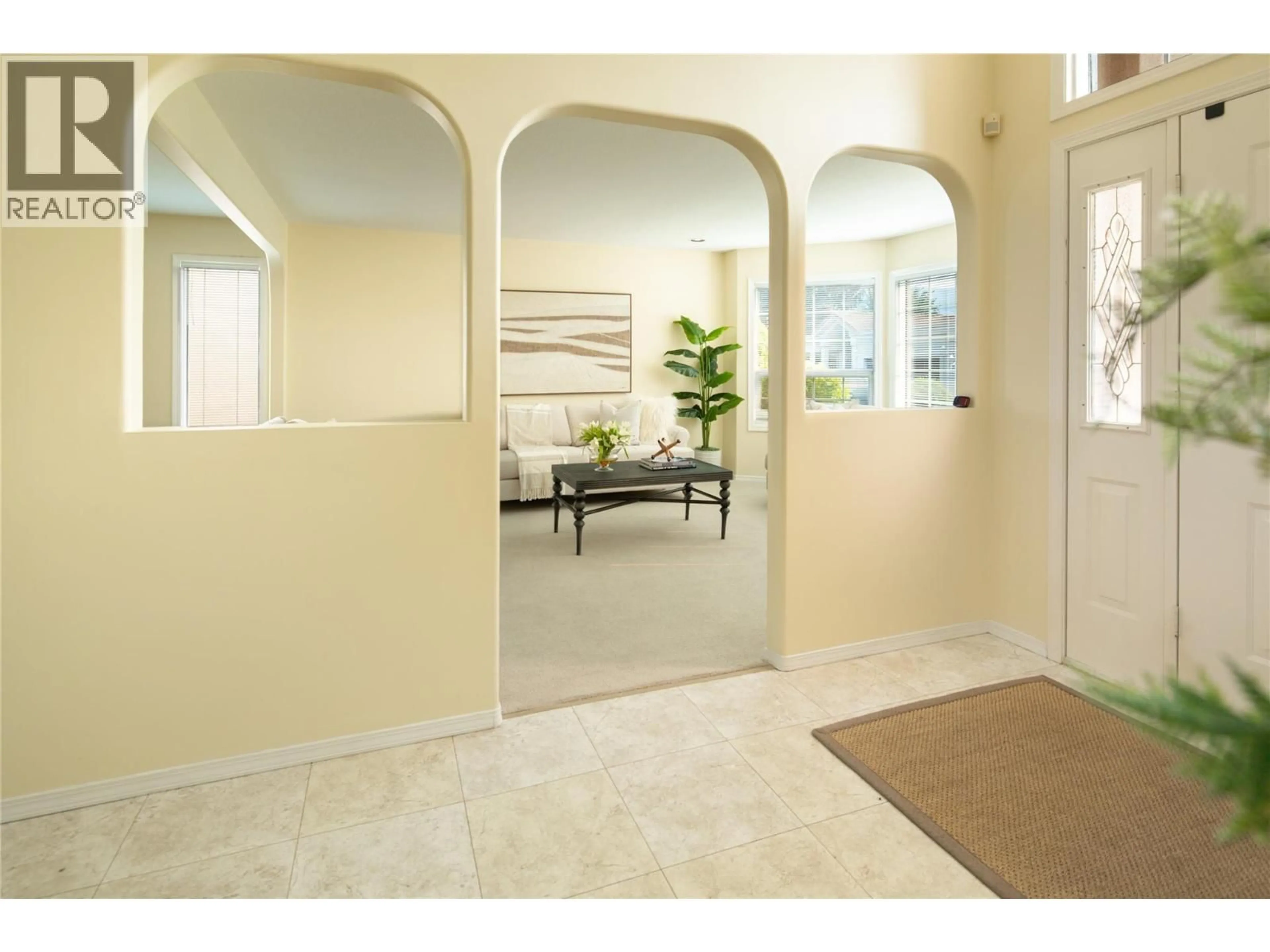 Indoor entryway for 305 - 650 LEXINGTON DRIVE, Kelowna British Columbia V1W3B6