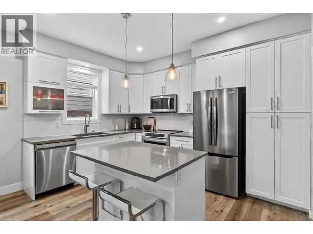 1934 ETHEL STREET, Kelowna 5