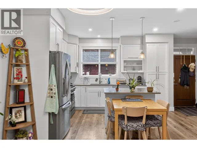 1936 ETHEL STREET, Kelowna 5