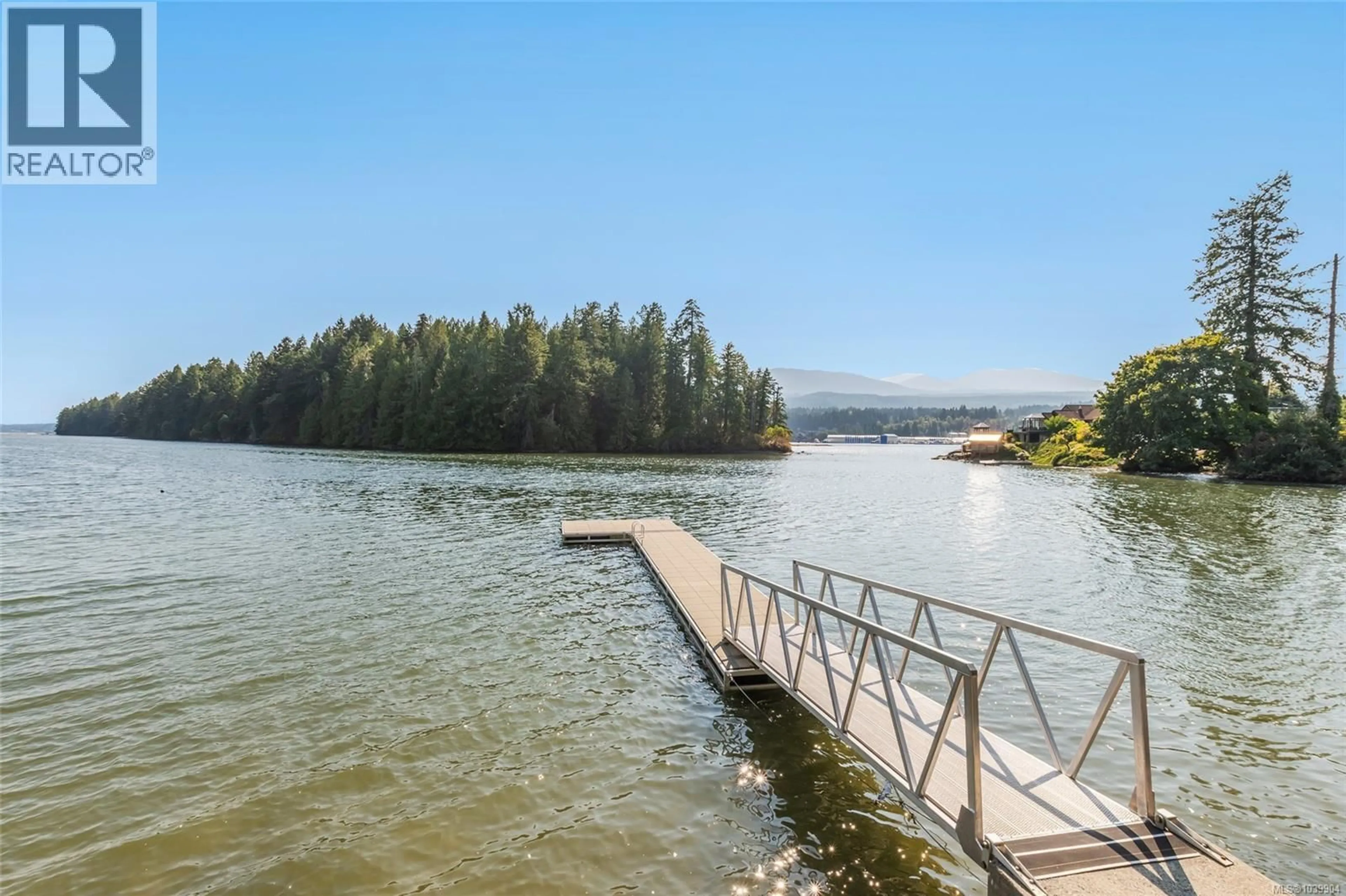 Patio, water/lake/river/ocean view for 4718/4720 SHELL BEACH ROAD, Ladysmith British Columbia V9G1L7