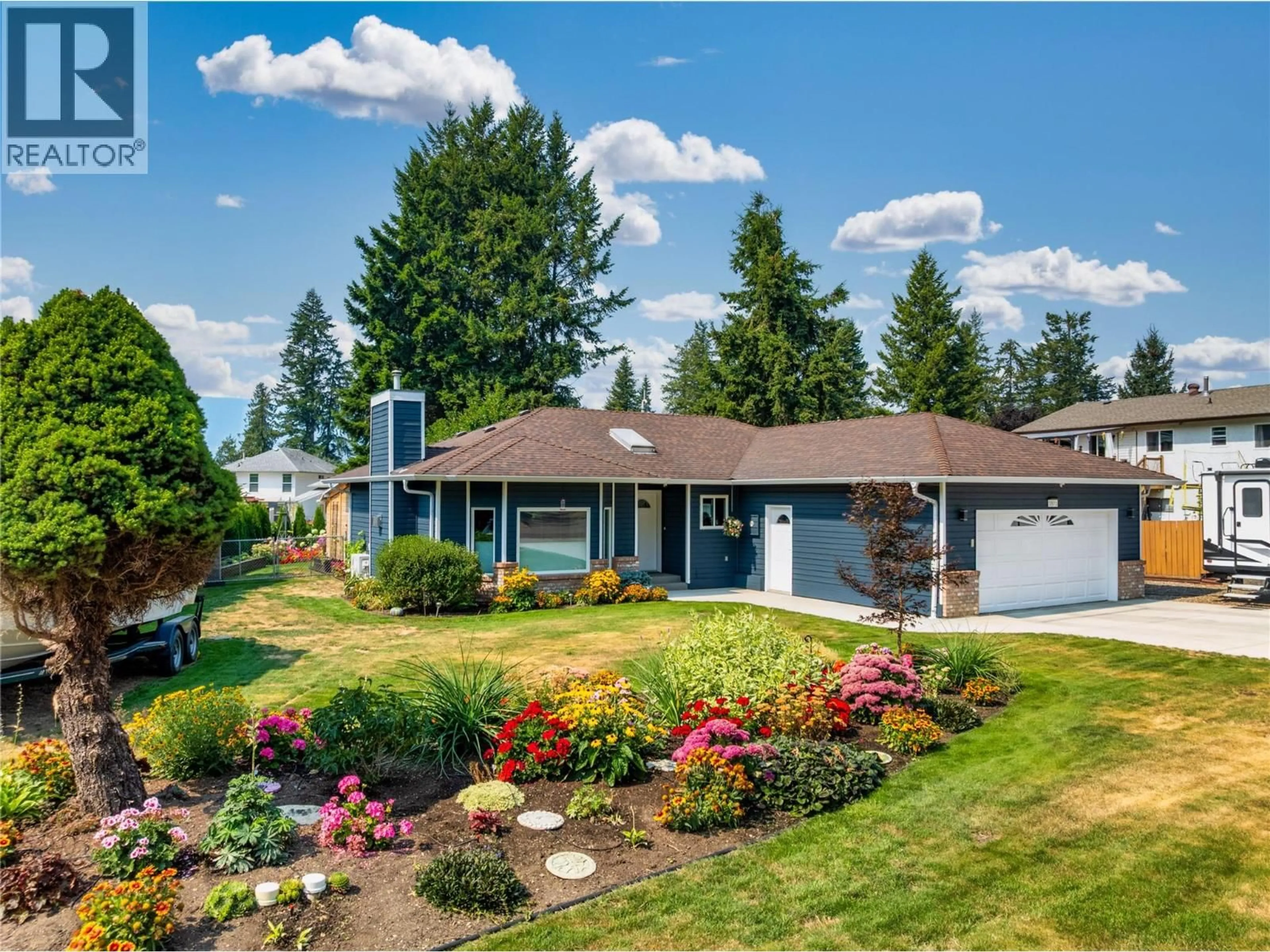Home with vinyl exterior material, unknown for 1571 17 STREET SOUTHEAST, Salmon Arm British Columbia V1E2M6