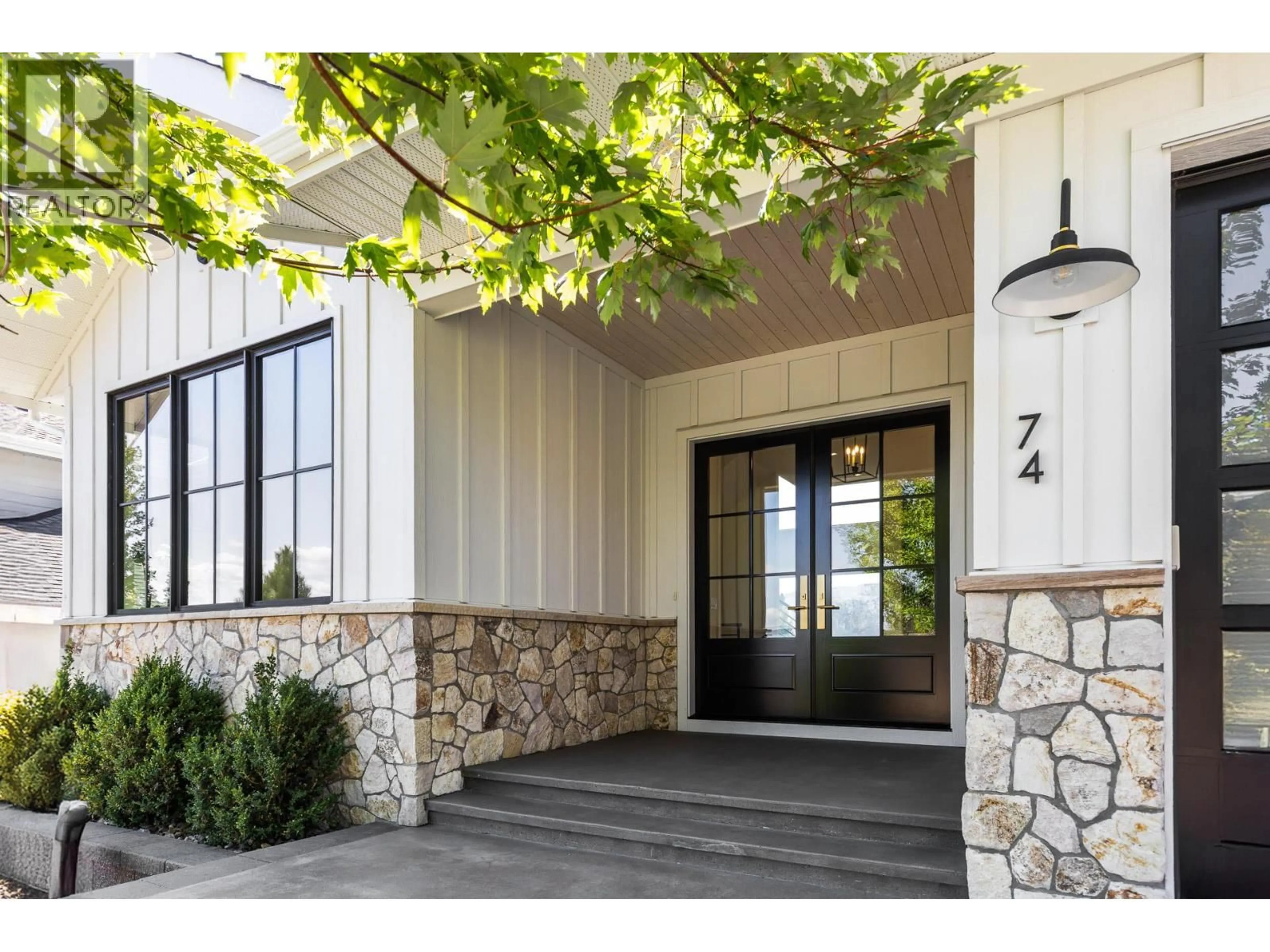 Indoor entryway for 74 RED SKY COURT, Kelowna British Columbia V1V3G4