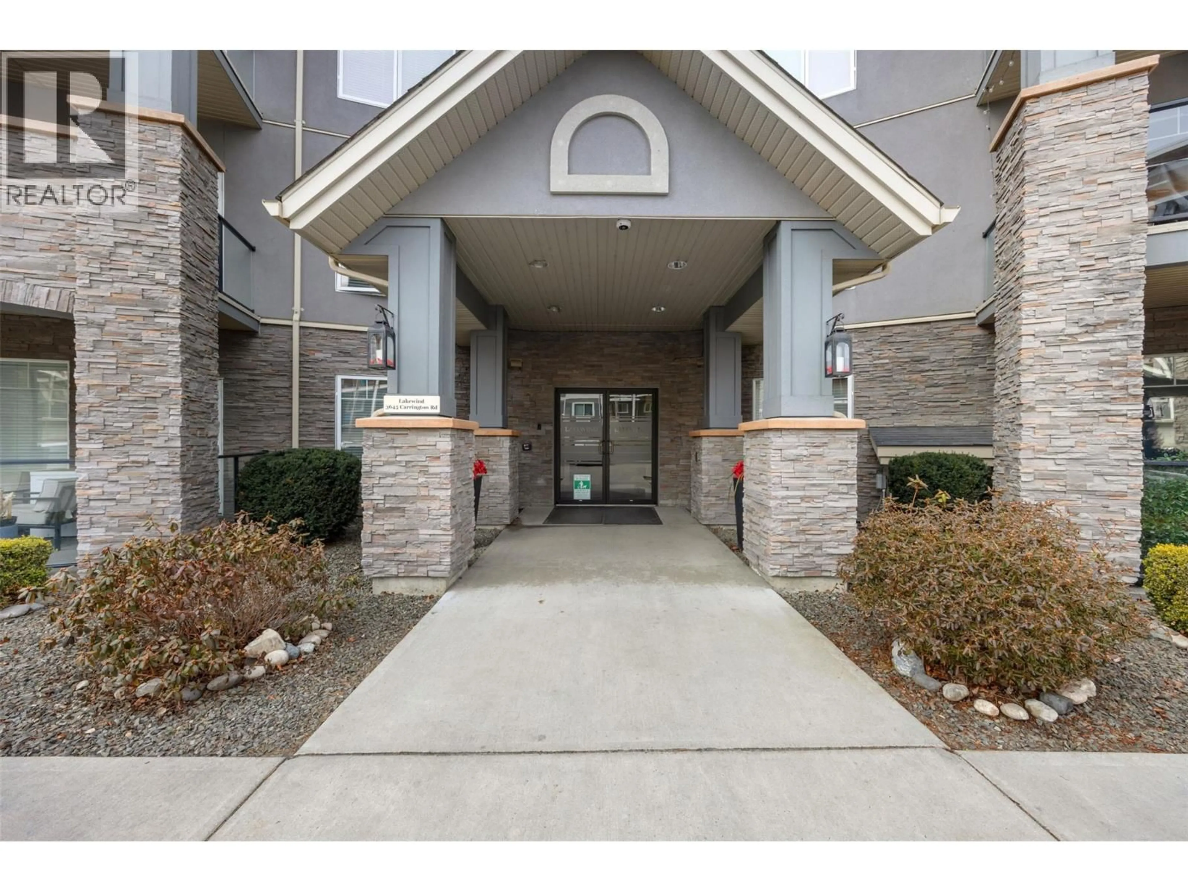 Indoor foyer for 211 - 3645 CARRINGTON ROAD, West Kelowna British Columbia V4T3G9
