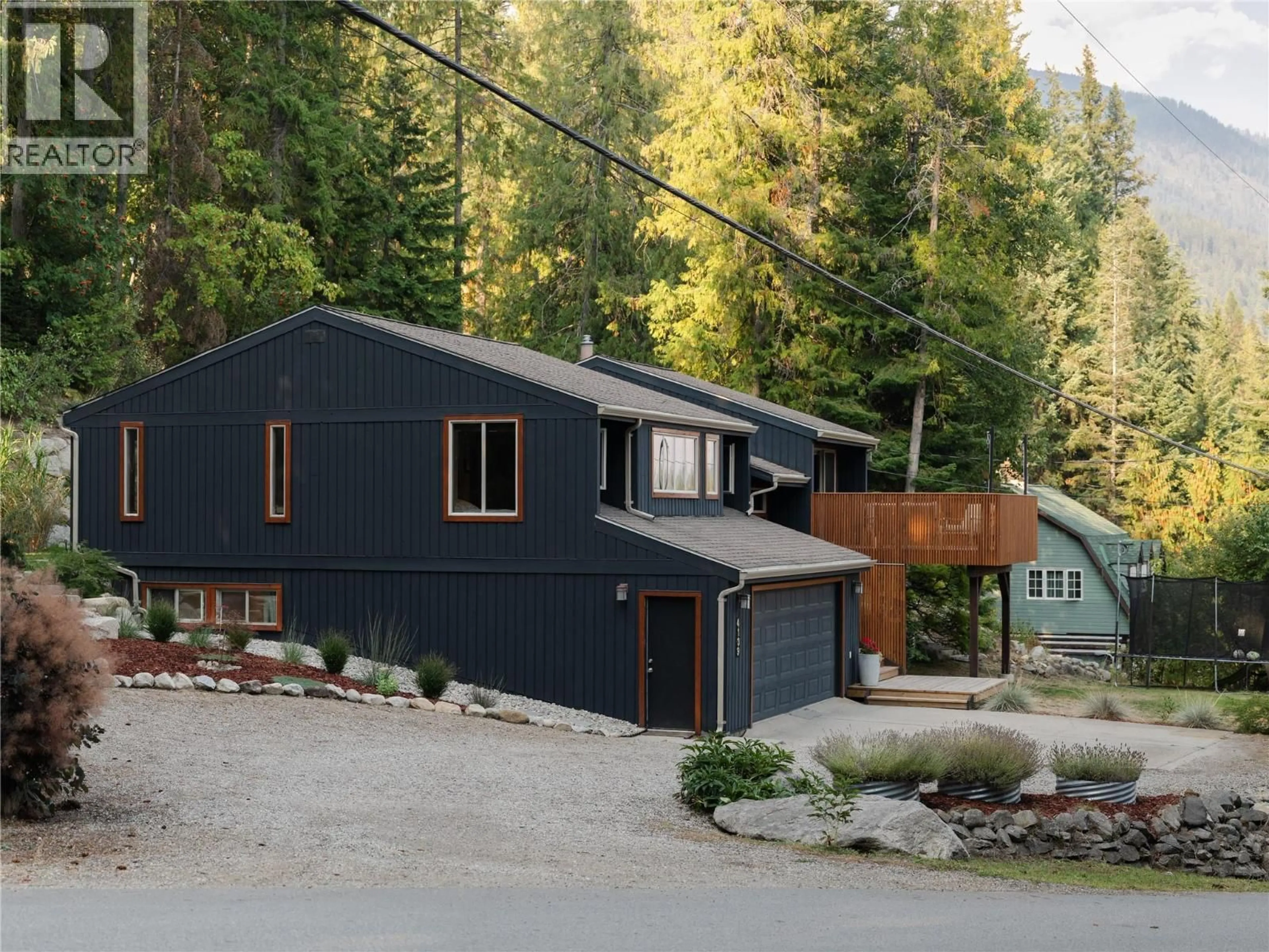 Home with vinyl exterior material, street for 4139 GRANGER ROAD, Nelson British Columbia V1L6T1