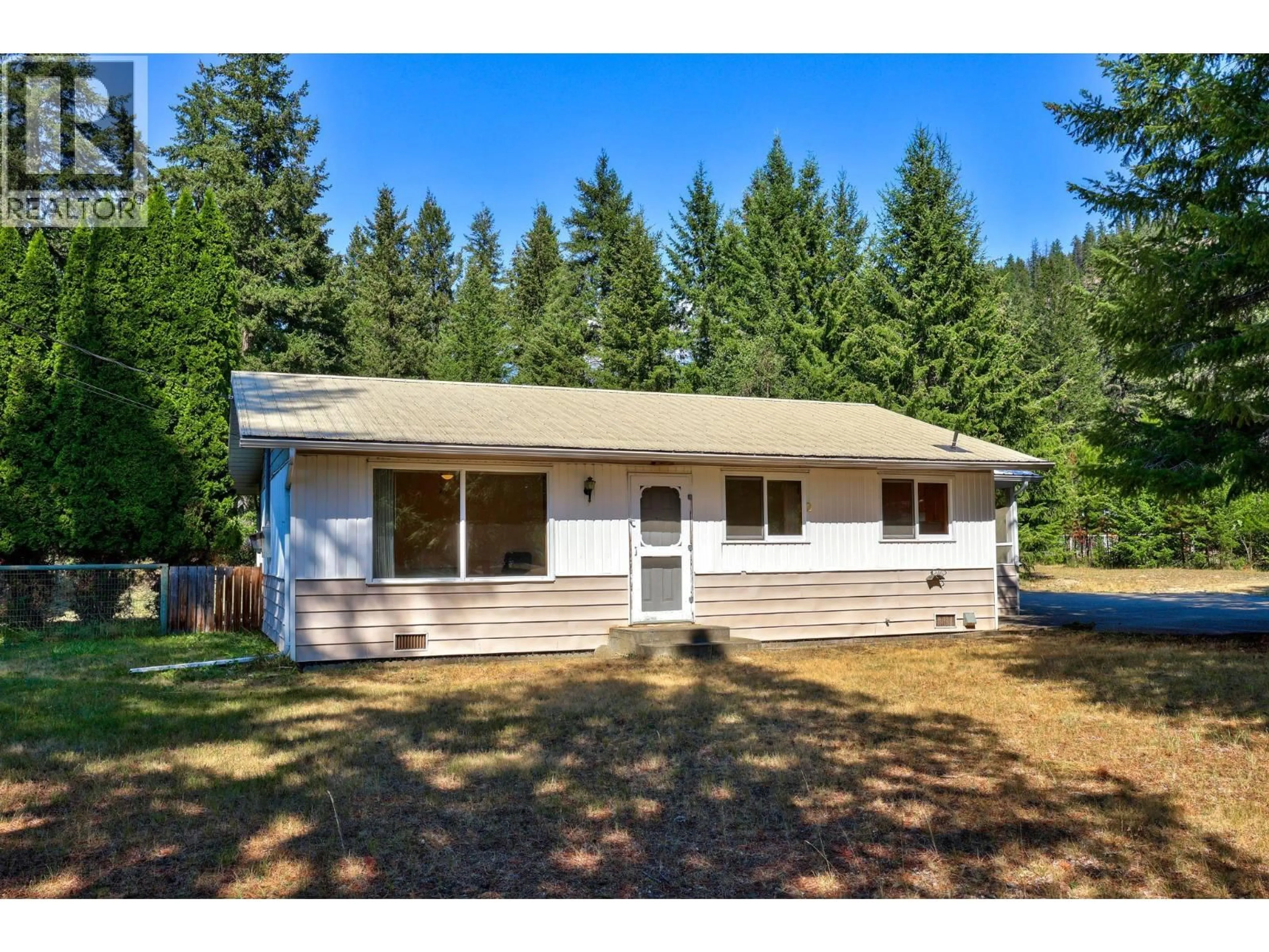 Home with vinyl exterior material, unknown for 4264 DUNSMUIR ROAD, Barriere British Columbia V0E1E0