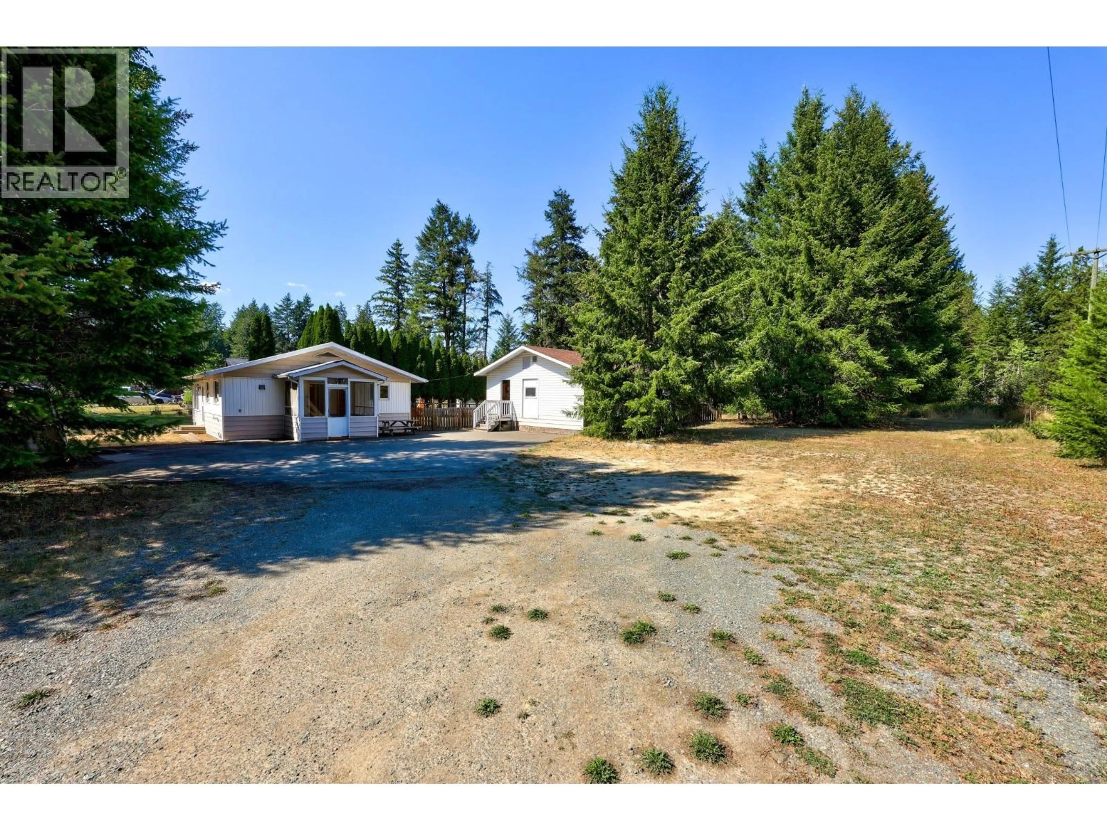 A pic from outside/outdoor area/front of a property/back of a property/a pic from drone, unknown for 4264 DUNSMUIR ROAD, Barriere British Columbia V0E1E0