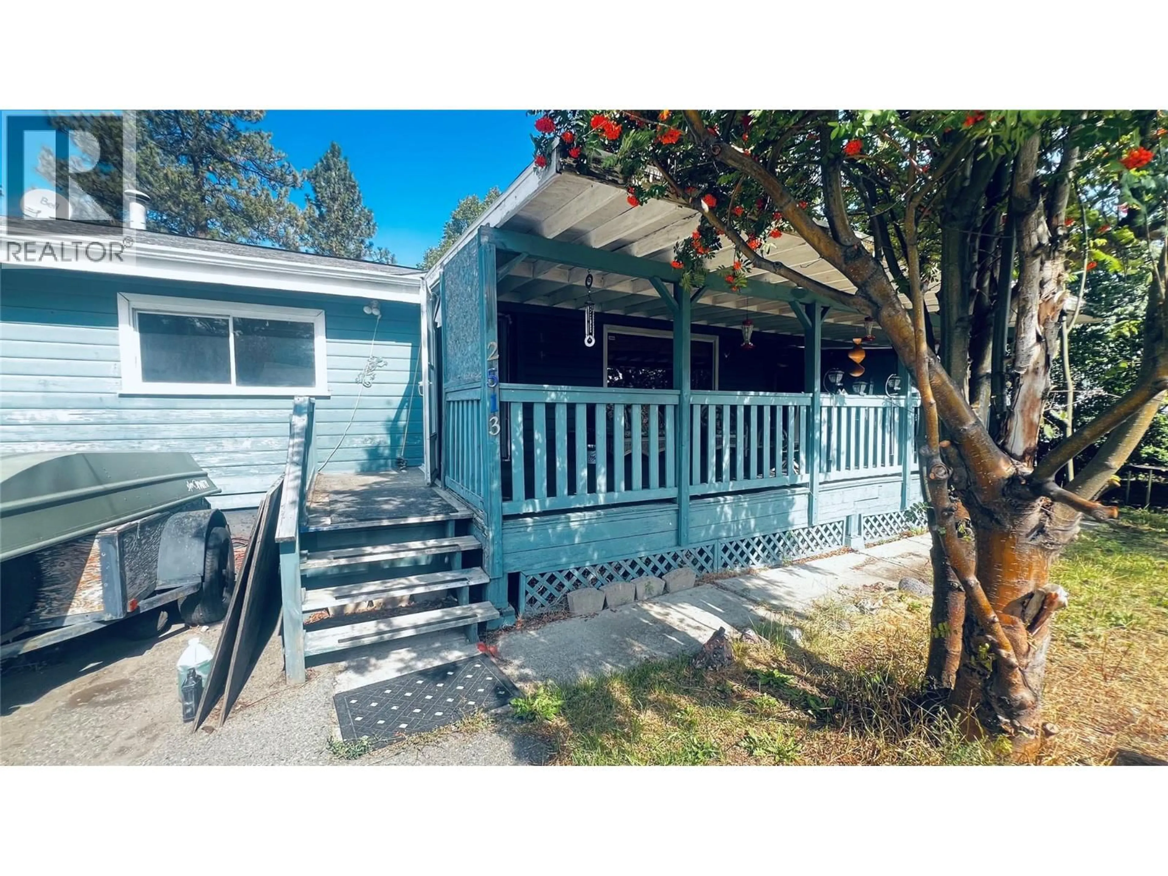 Home with vinyl exterior material, street for 2513 IRVINE AVENUE, Merritt British Columbia V1K1H4