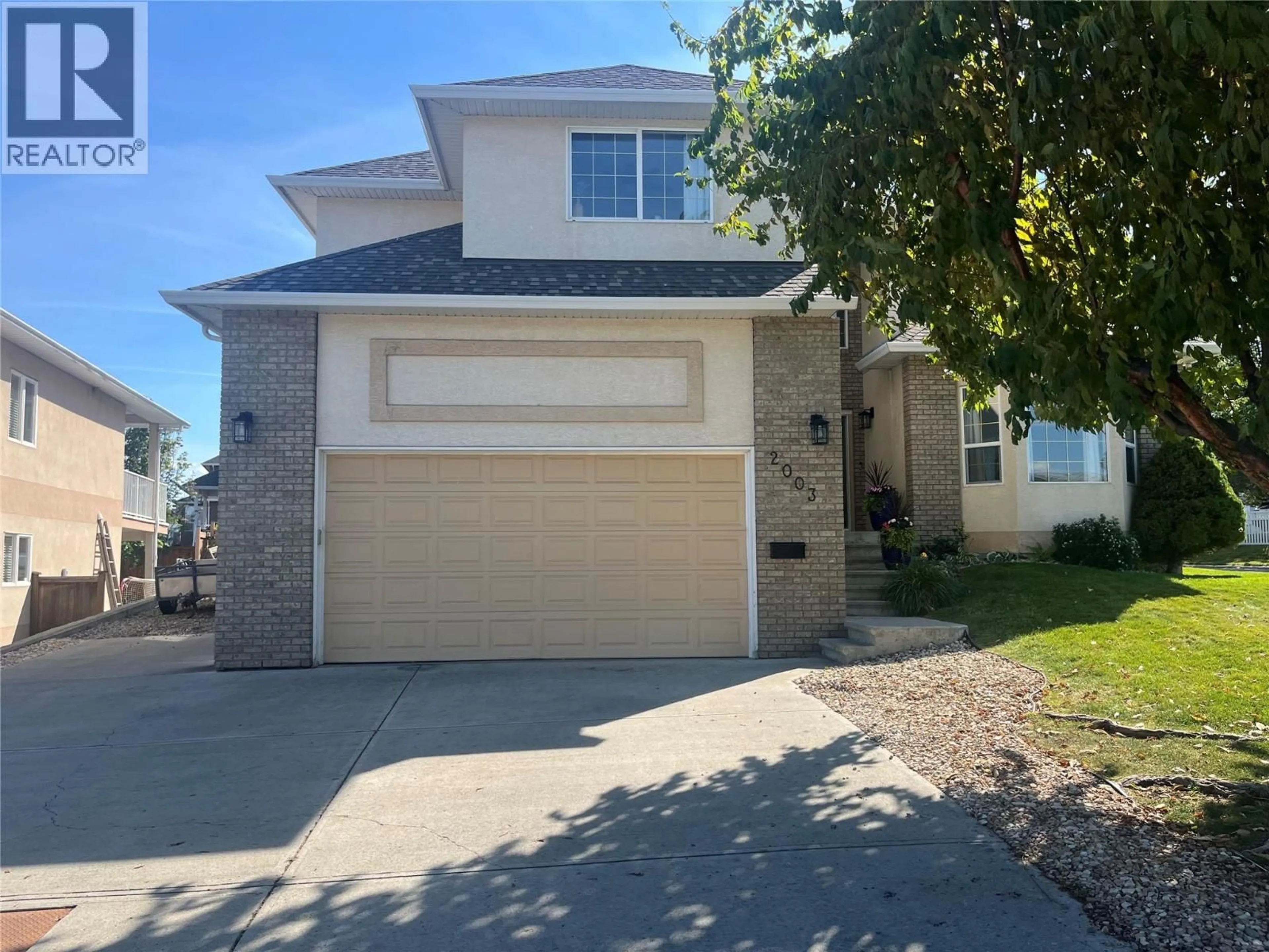 Home with vinyl exterior material, street for 2003 PANORAMA COURT, Kamloops British Columbia V2E2S1