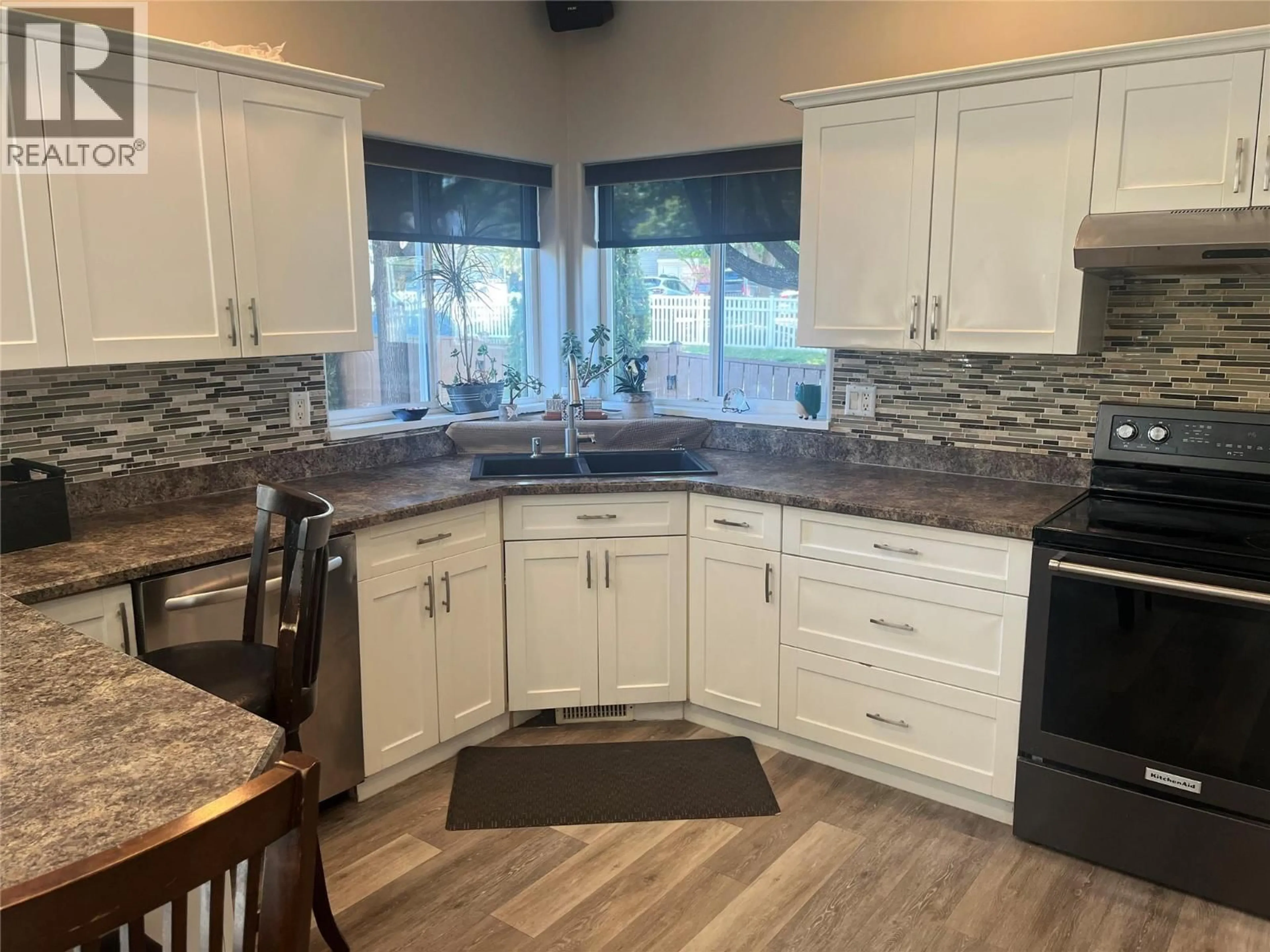 Open concept kitchen, ceramic/tile floor for 2003 PANORAMA COURT, Kamloops British Columbia V2E2S1