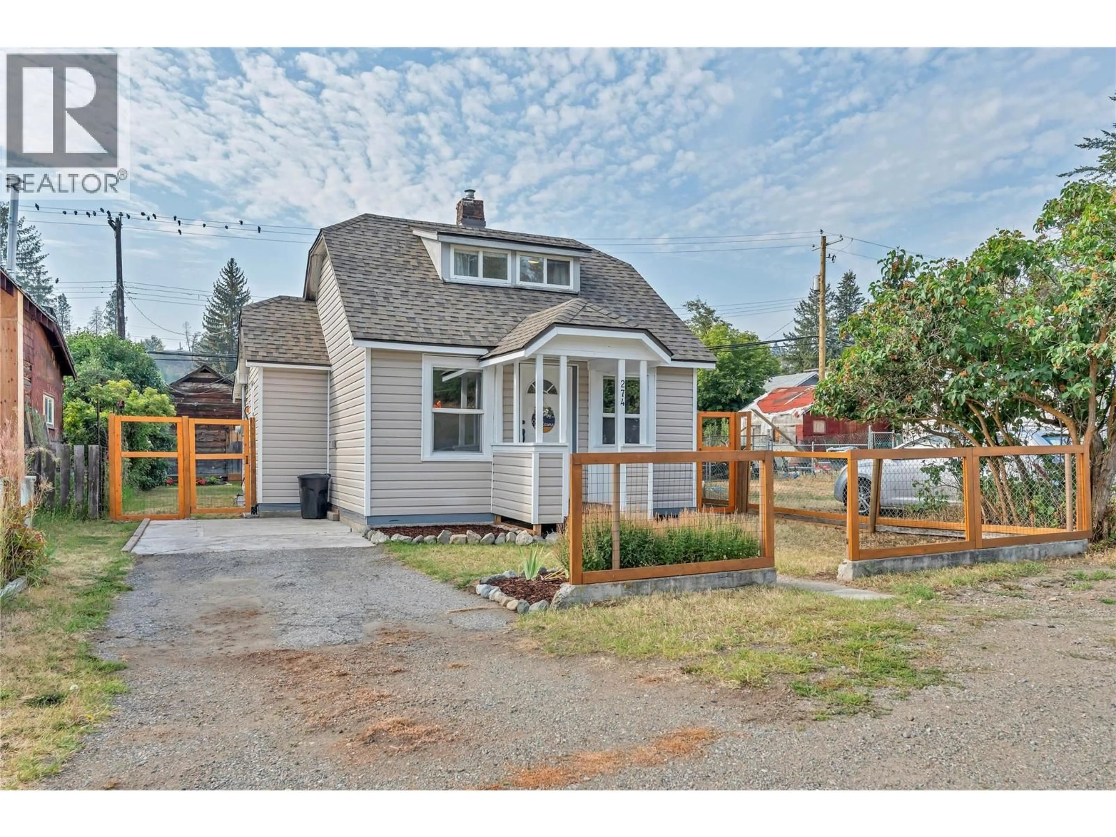 Home with vinyl exterior material, street for 274 ANGELA AVENUE, Princeton British Columbia V0X1W0