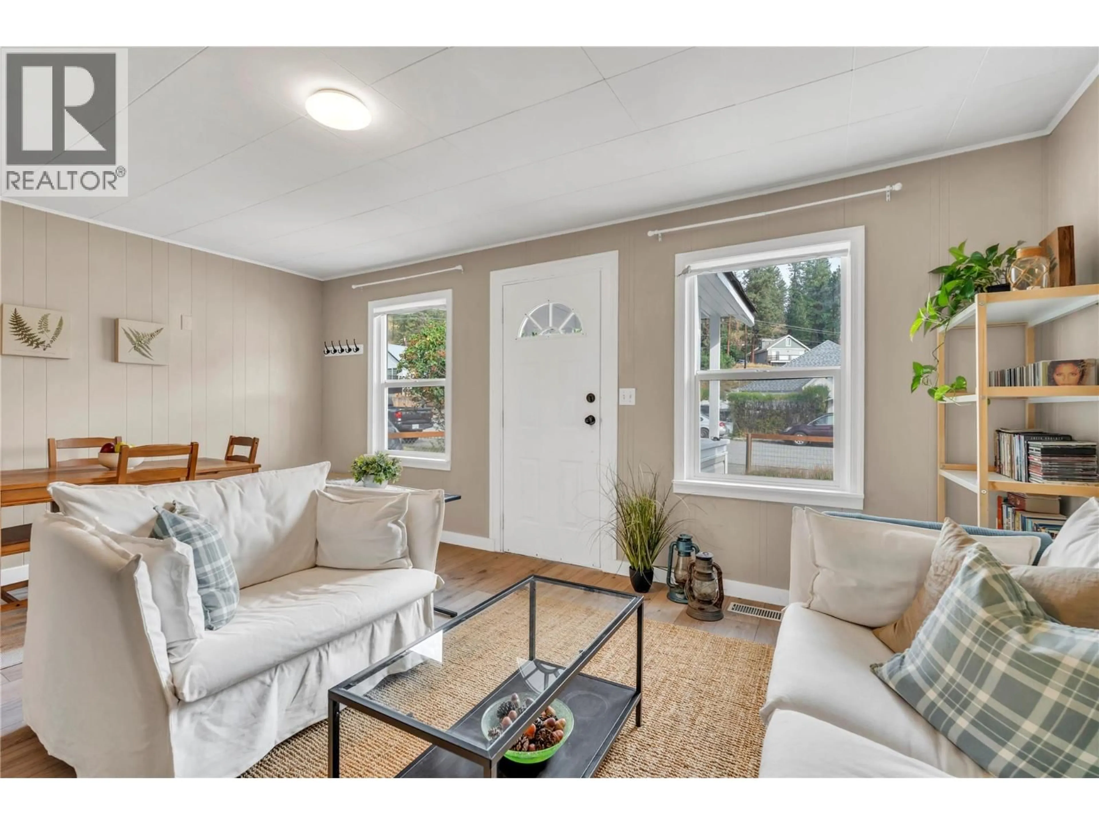 Living room with furniture, unknown for 274 ANGELA AVENUE, Princeton British Columbia V0X1W0