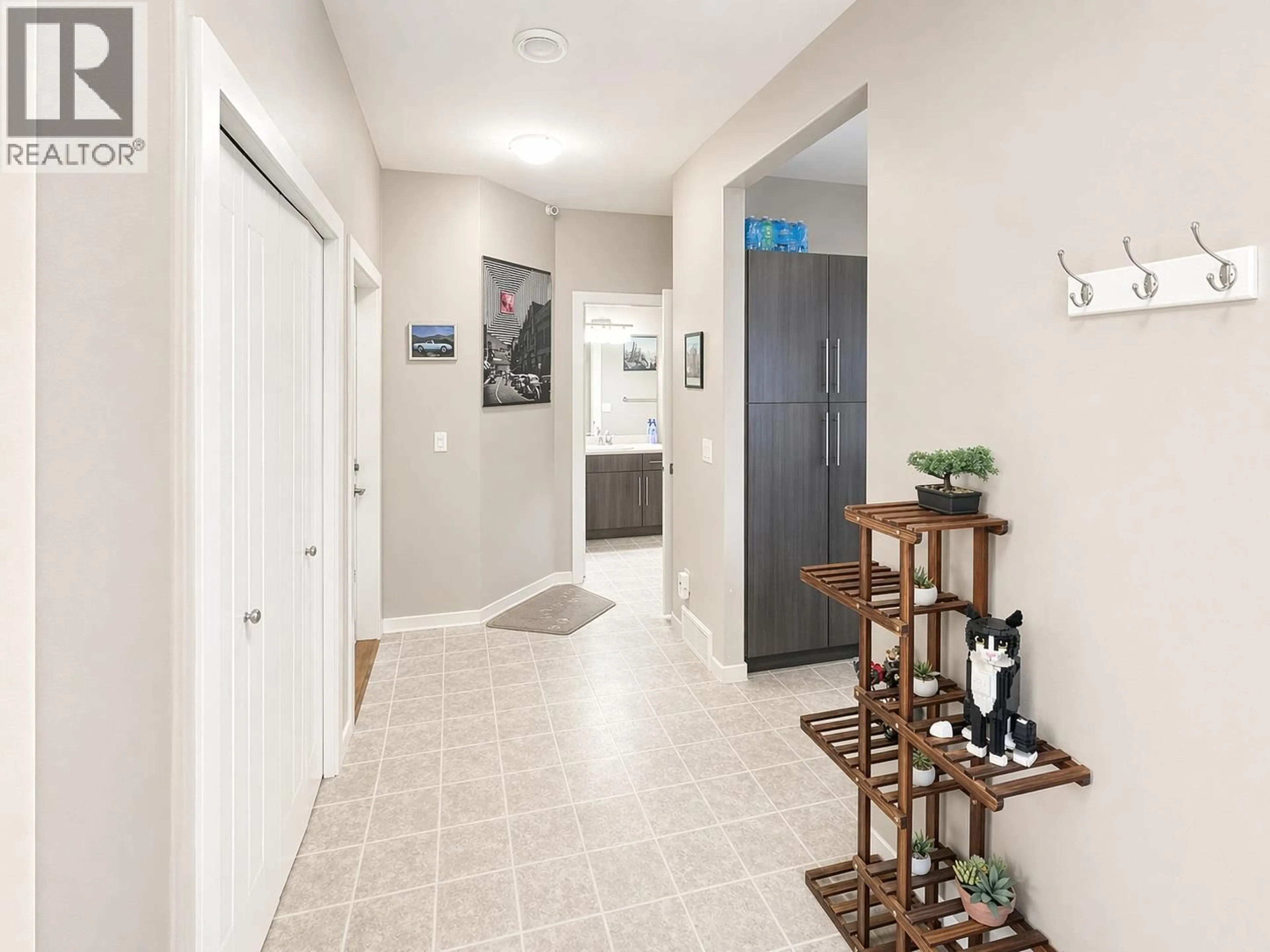Indoor entryway for 486 SIMILKAMEEN AVENUE, Princeton British Columbia V0X1W0