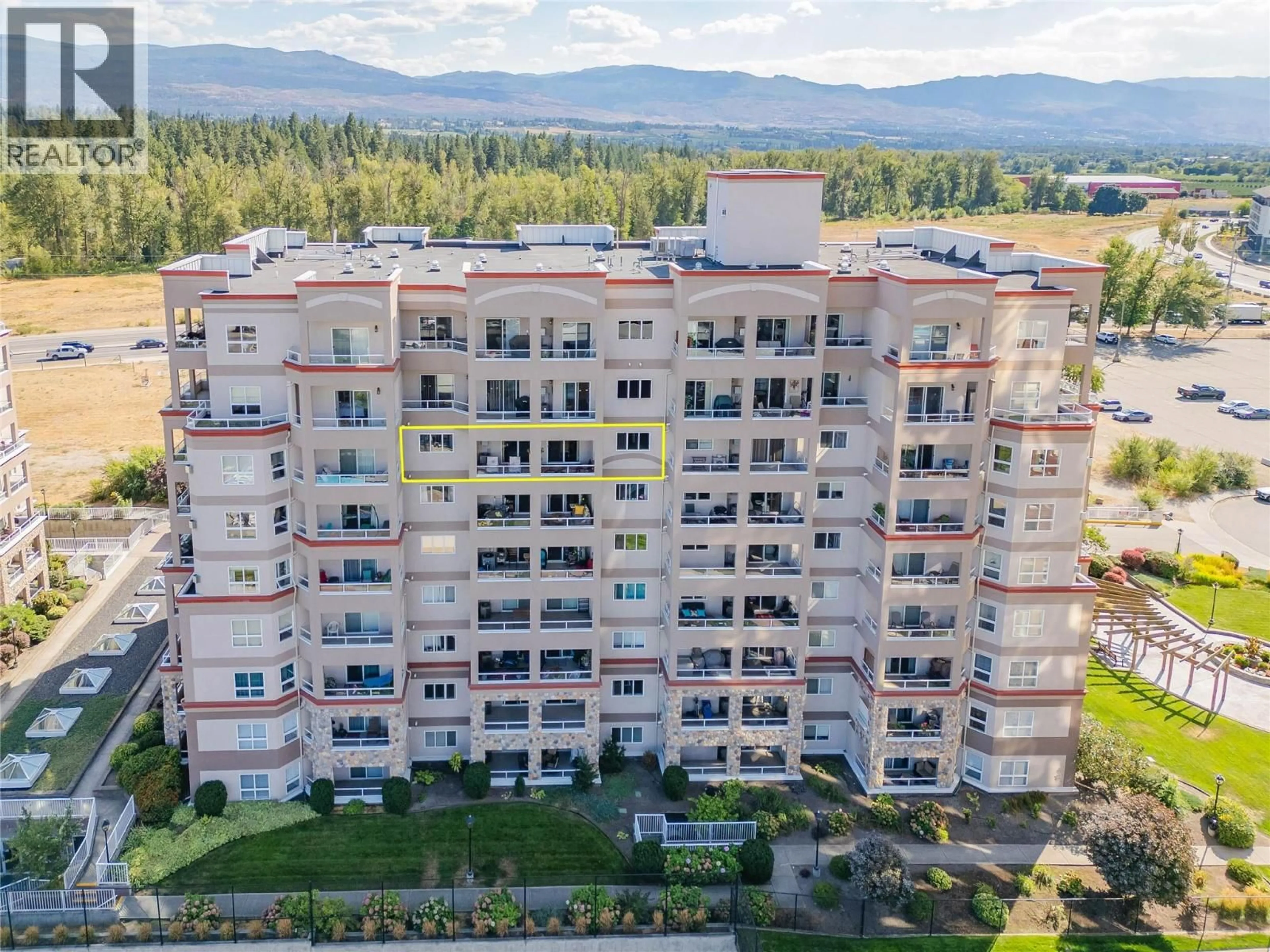 A pic from outside/outdoor area/front of a property/back of a property/a pic from drone, building for 705 - 1967 UNDERHILL STREET, Kelowna British Columbia V1X8C9