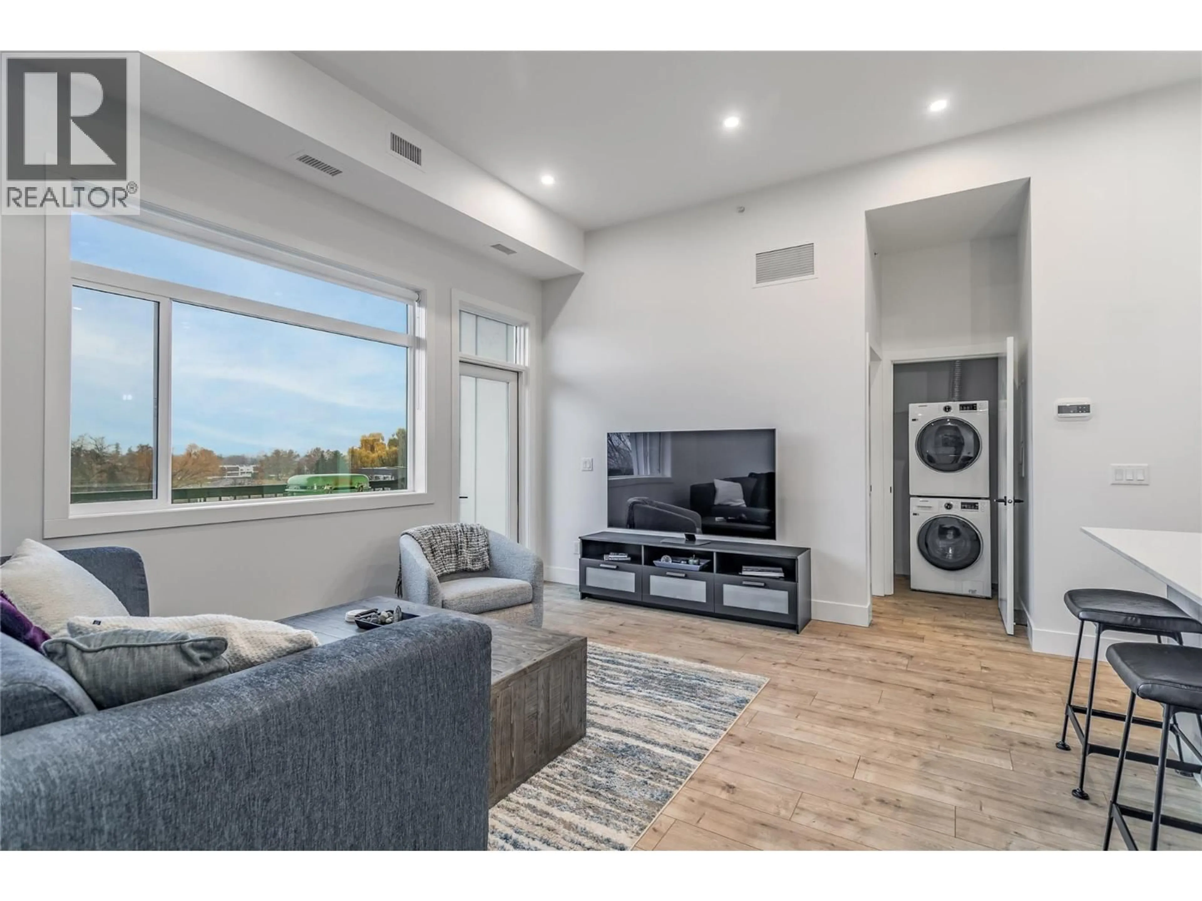 Home theater for 507 - 1220 PACIFIC AVENUE, Kelowna British Columbia V1Y5T7