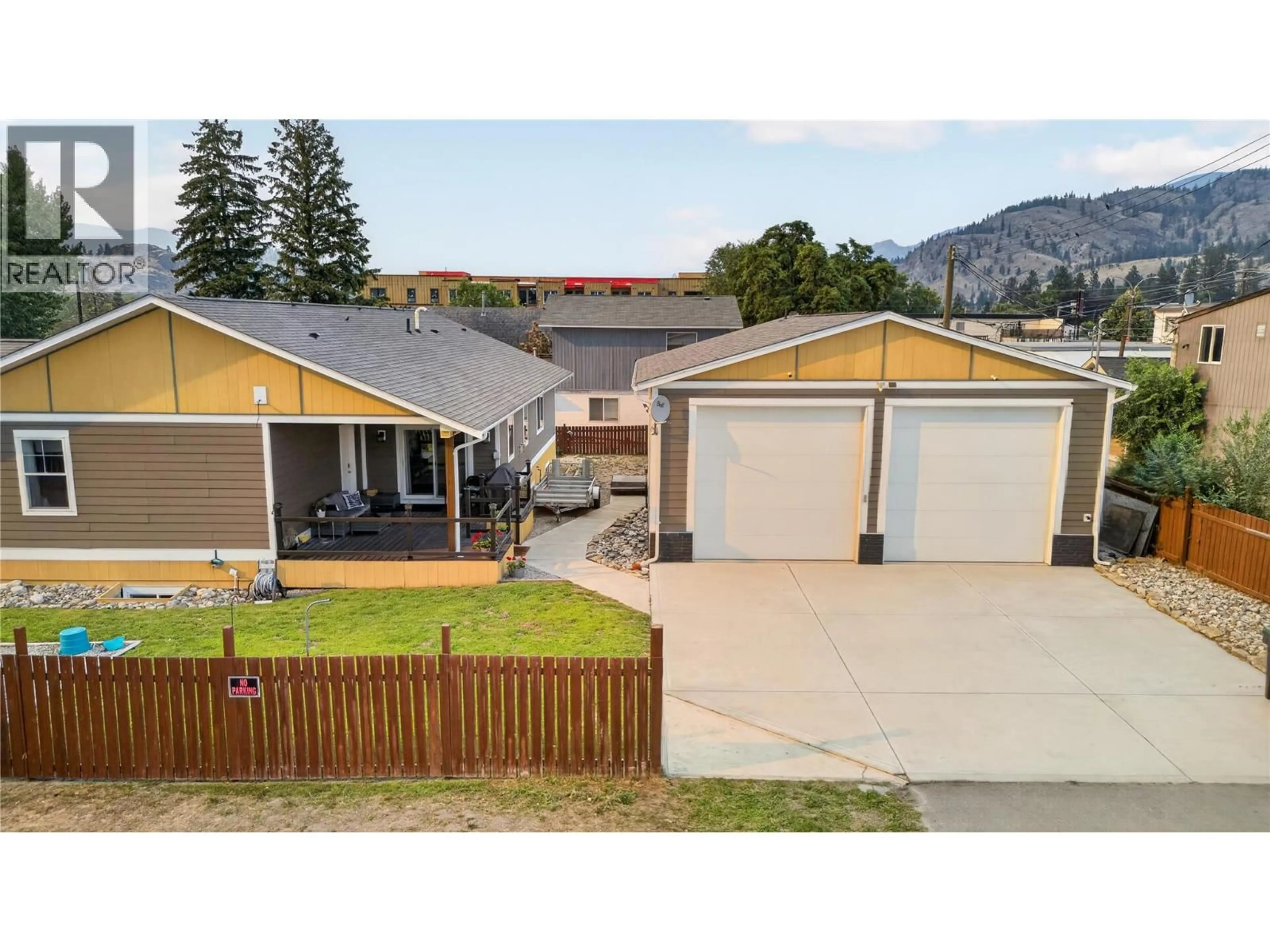 A pic from outside/outdoor area/front of a property/back of a property/a pic from drone, mountain view for 941 WILLOW STREET, Okanagan Falls British Columbia V0H1R0