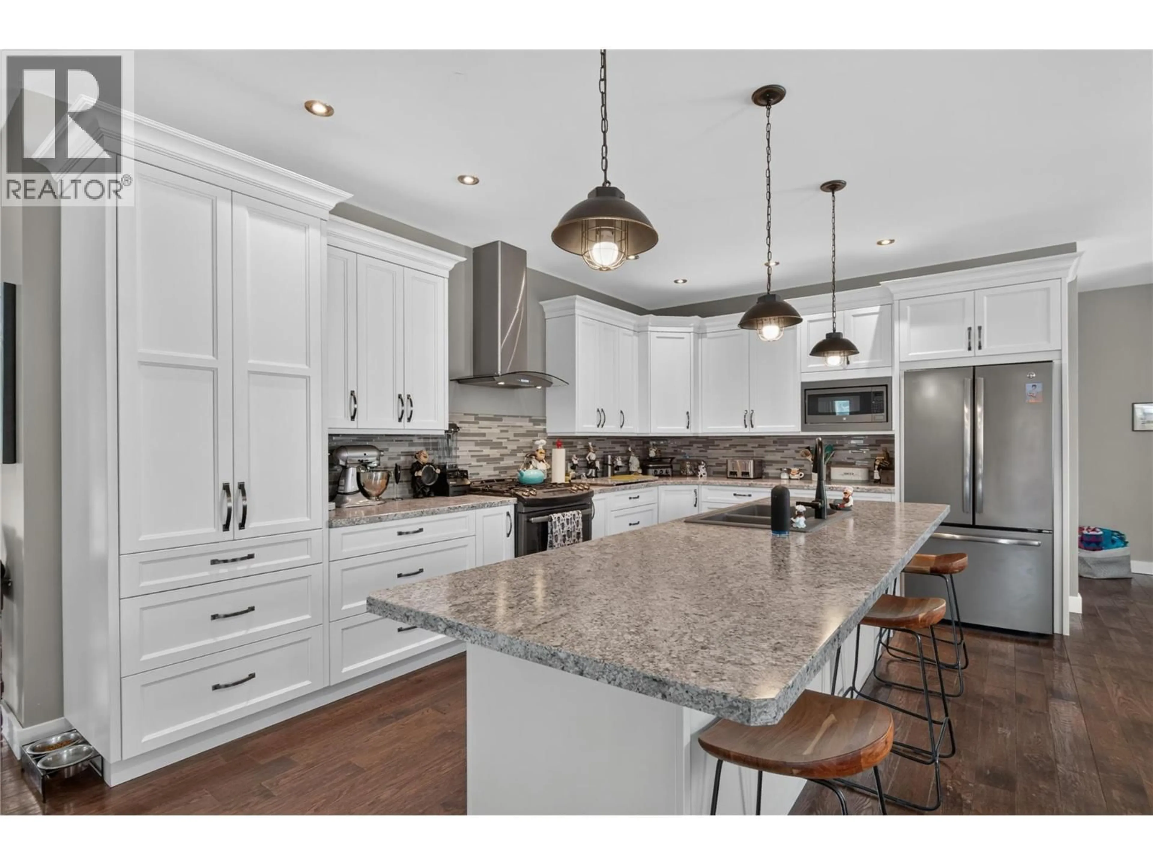 Open concept kitchen, ceramic/tile floor for 941 WILLOW STREET, Okanagan Falls British Columbia V0H1R0