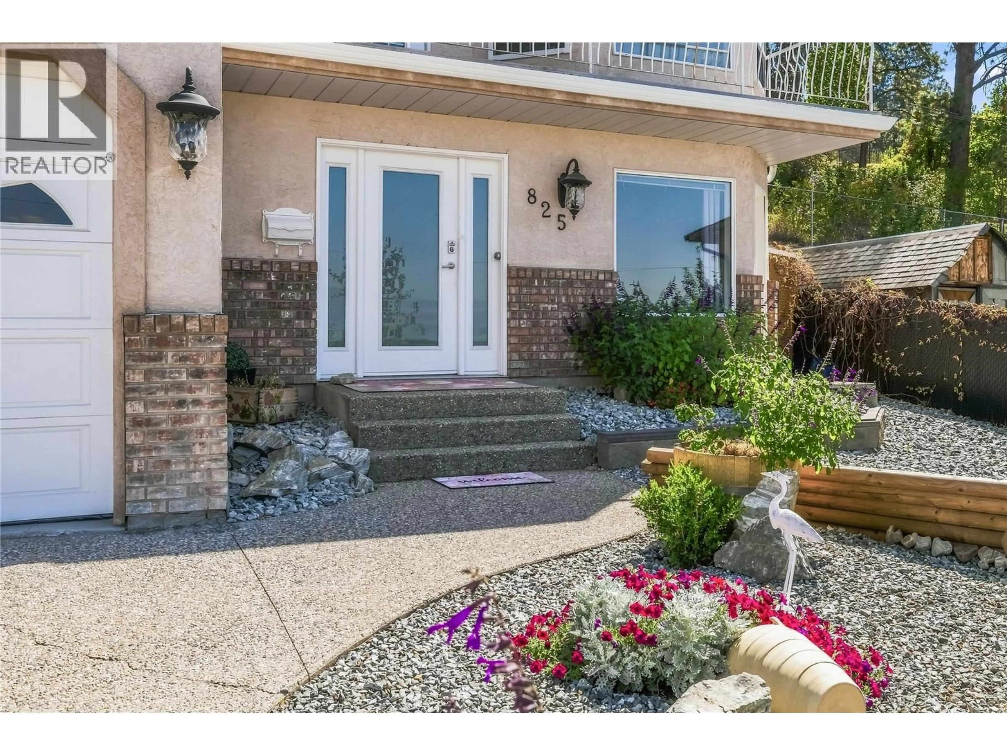 Indoor entryway for 825 TOOVEY ROAD, Kelowna British Columbia V1X6P9