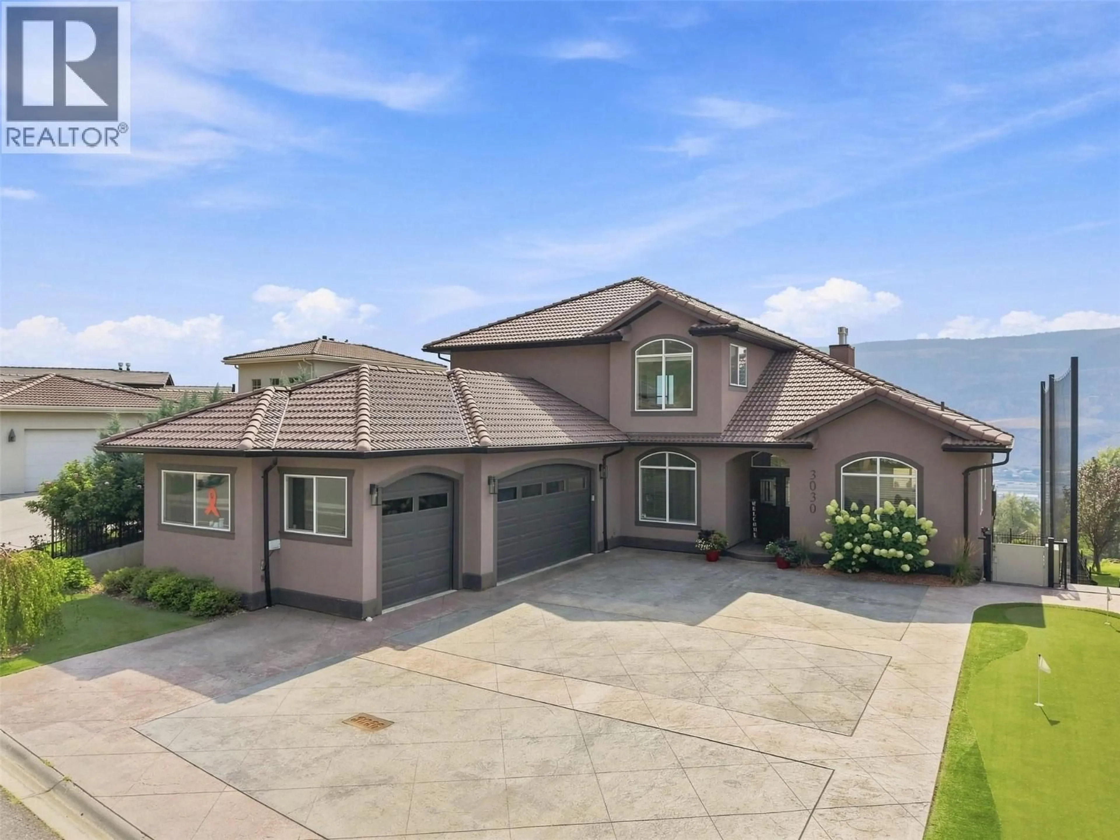 A pic from outside/outdoor area/front of a property/back of a property/a pic from drone, unknown for 3030 VISAO COURT, Kamloops British Columbia V2H0C6