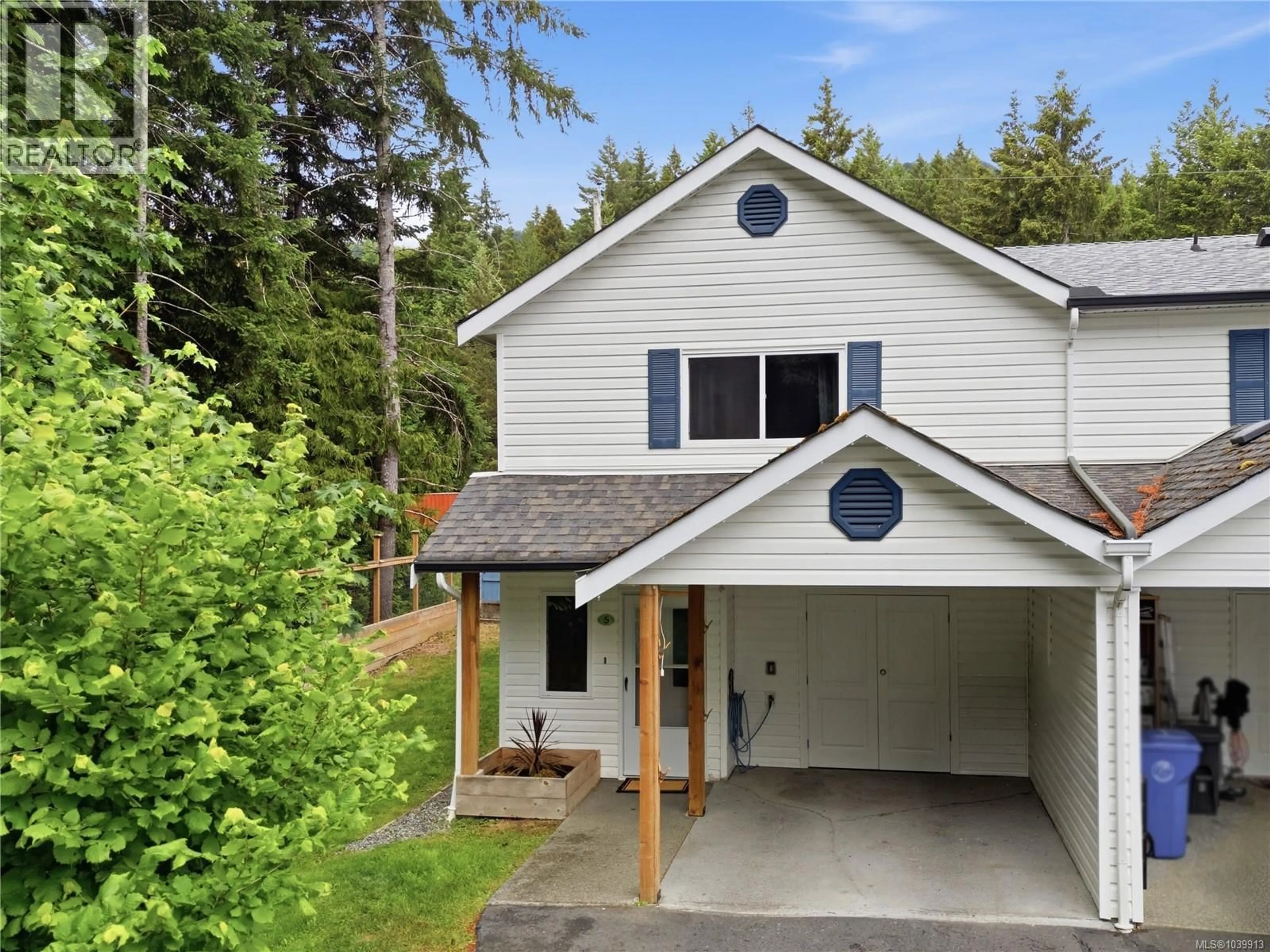 Home with vinyl exterior material, street for 5 - 215 MADILL ROAD, Lake Cowichan British Columbia V0R2G0