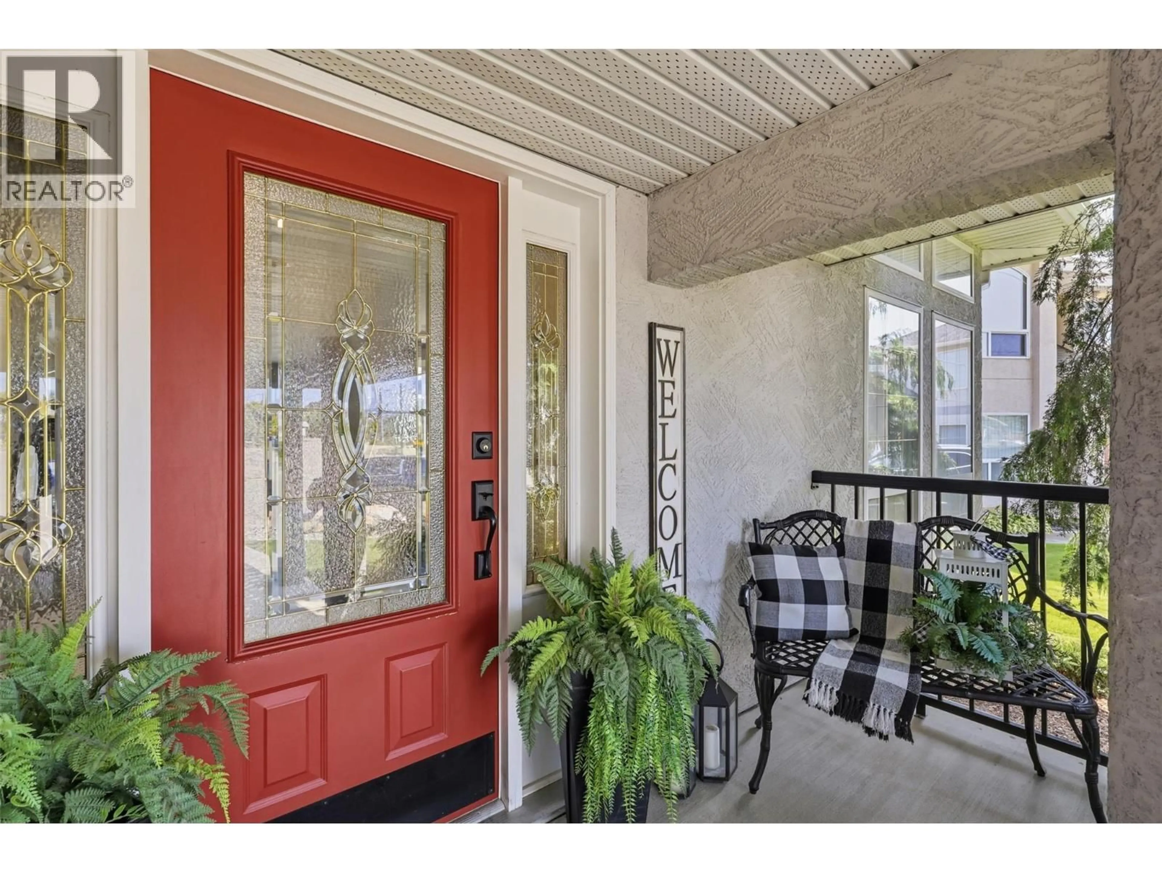Indoor entryway for 906 INVERMERE COURT, Kamloops British Columbia V2B7T4