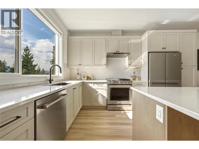 7012 MANNING PLACE, Vernon 3