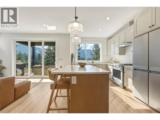 7012 MANNING PLACE, Vernon 5