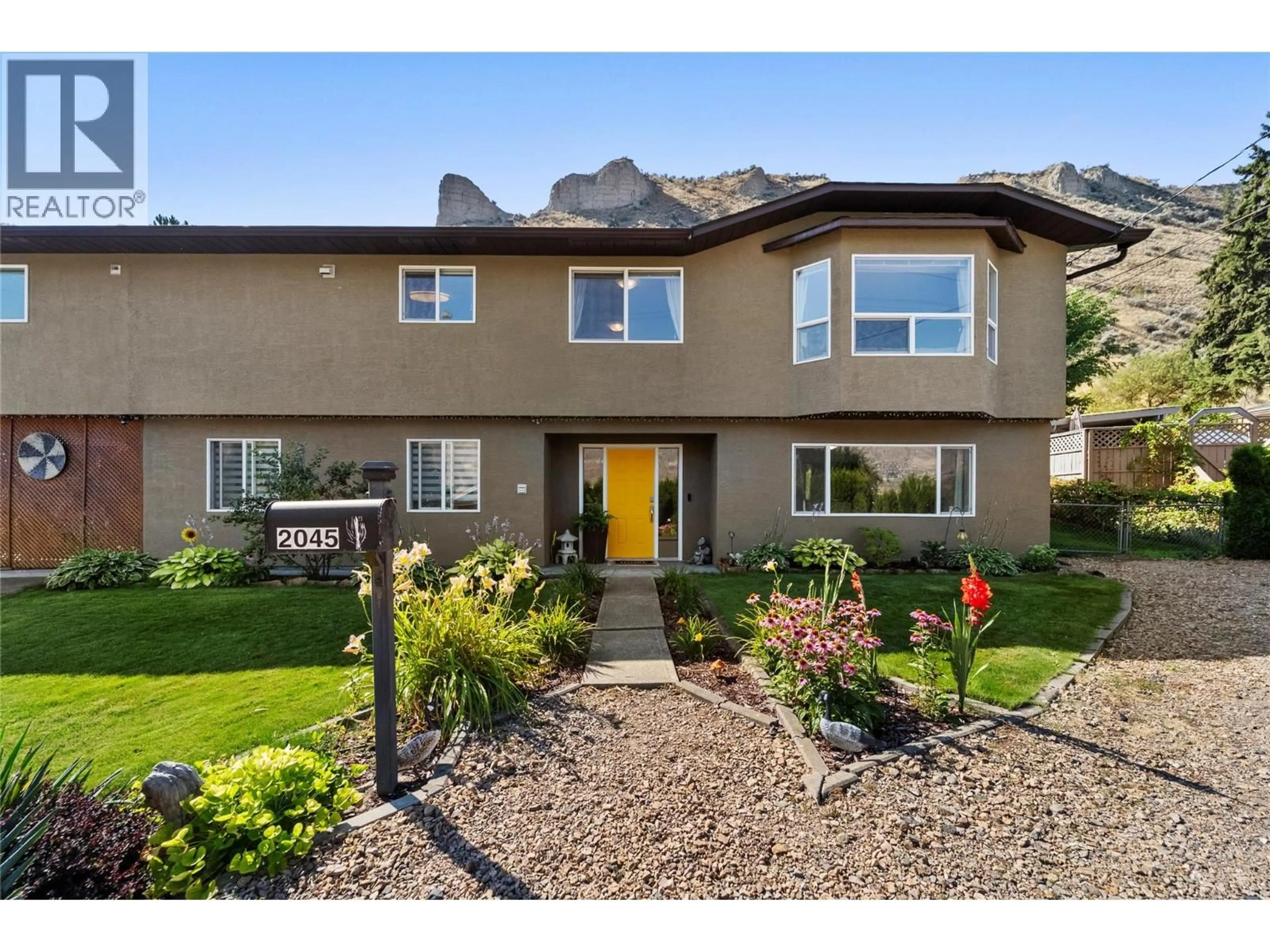 Home with vinyl exterior material, street for 2045 VALLEYVIEW DRIVE, Kamloops British Columbia V2C4C3