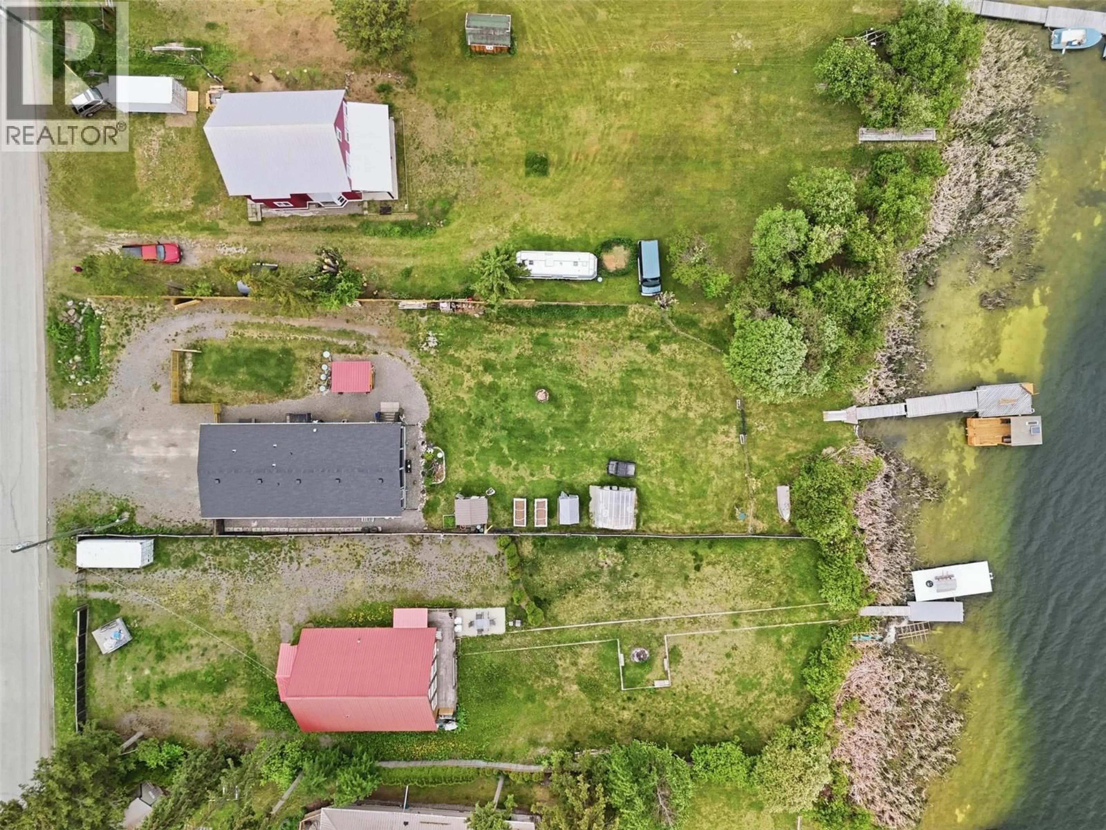 A pic from outside/outdoor area/front of a property/back of a property/a pic from drone, street for 3025 POWELL ROAD, Kamloops British Columbia V0E3E1