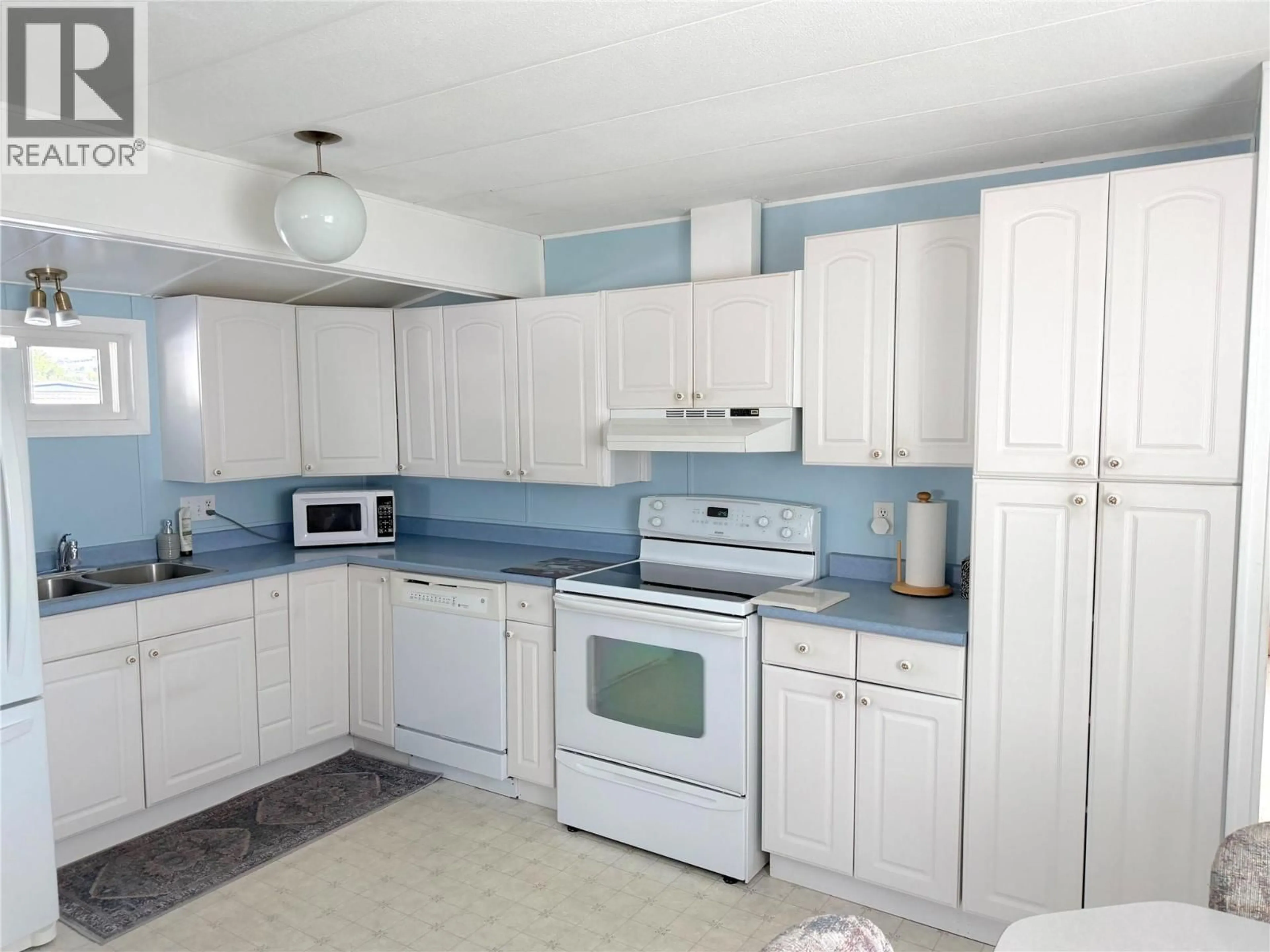 Standard kitchen, unknown for 116 - 1133 FINDLAY ROAD, Kelowna British Columbia V1X5A9