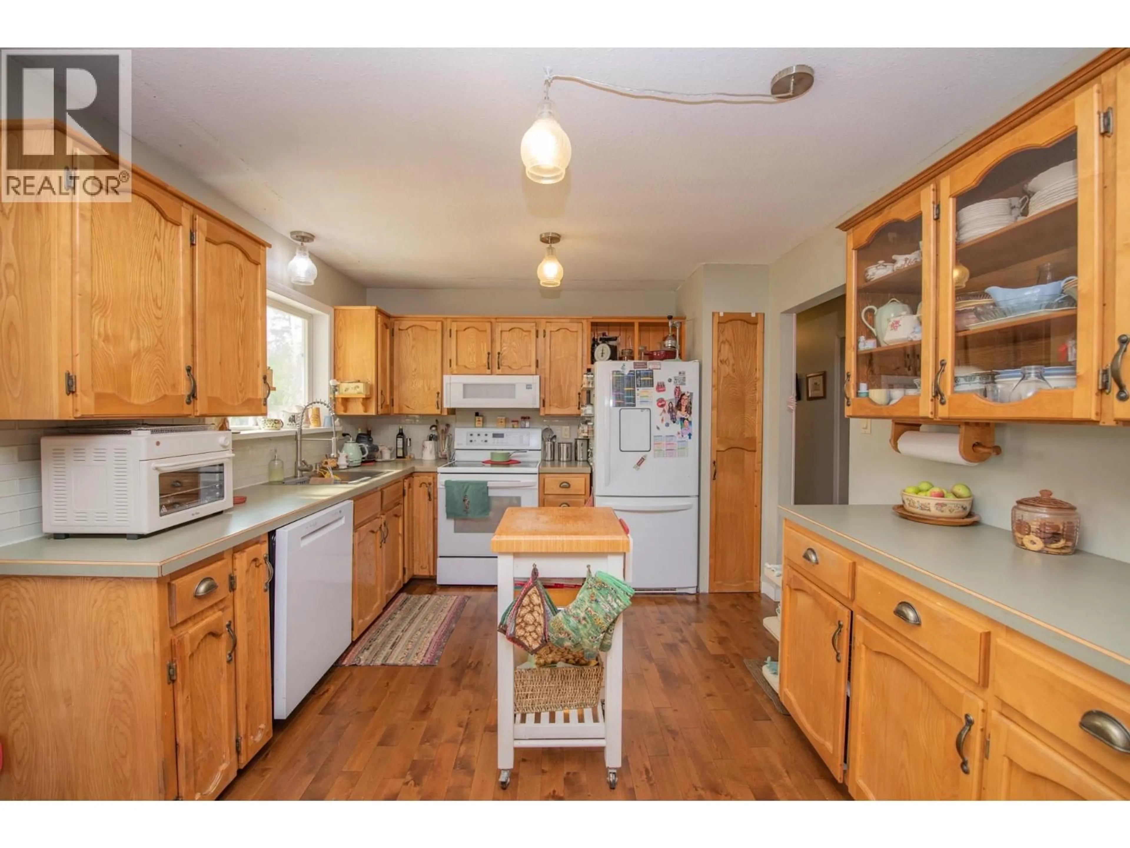Standard kitchen, wood/laminate floor for 759 HEATHER ROAD, Lumby British Columbia V0E2G7