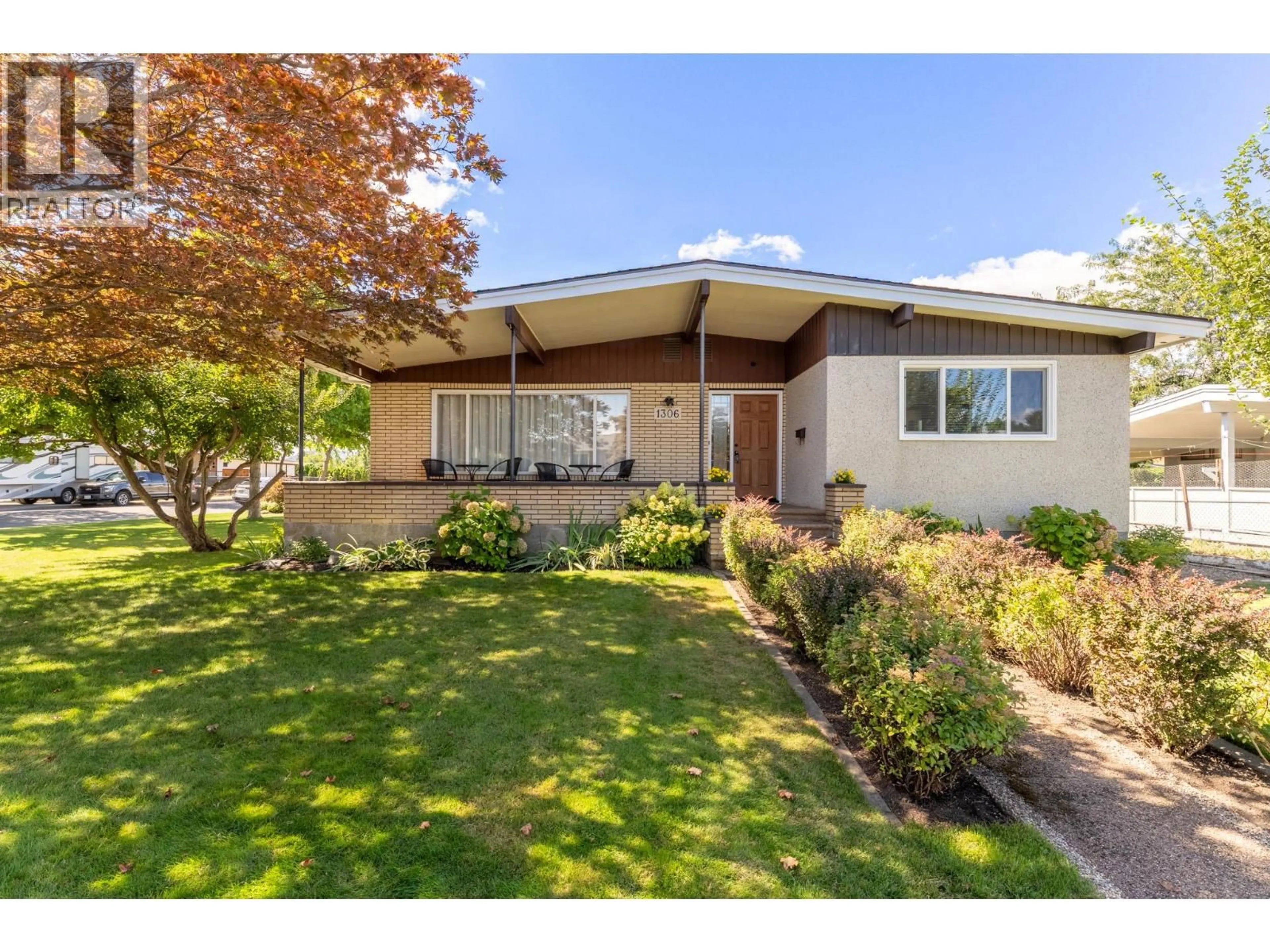 Unknown for 1306 LOMBARDY SQUARE, Kelowna British Columbia V1Y3S4