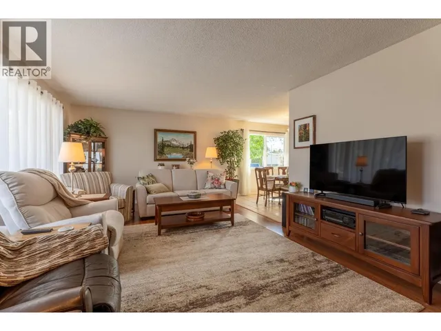1306 LOMBARDY SQUARE, Kelowna 3