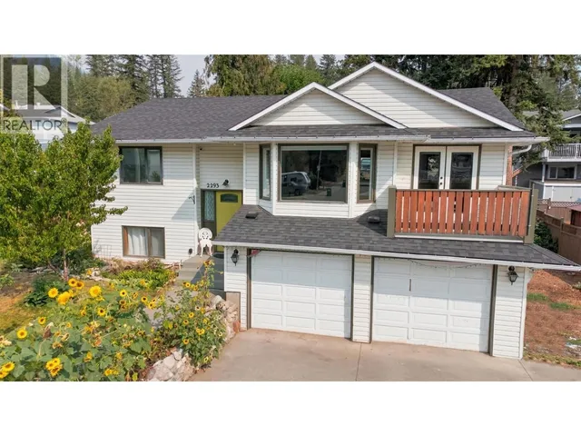 2293 CATT AVENUE, Lumby 2