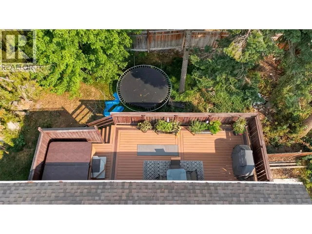 2293 CATT AVENUE, Lumby 5