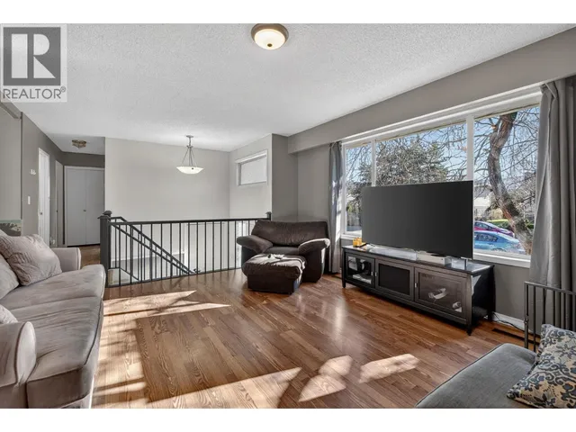 290 PEARSON ROAD, Kelowna 4