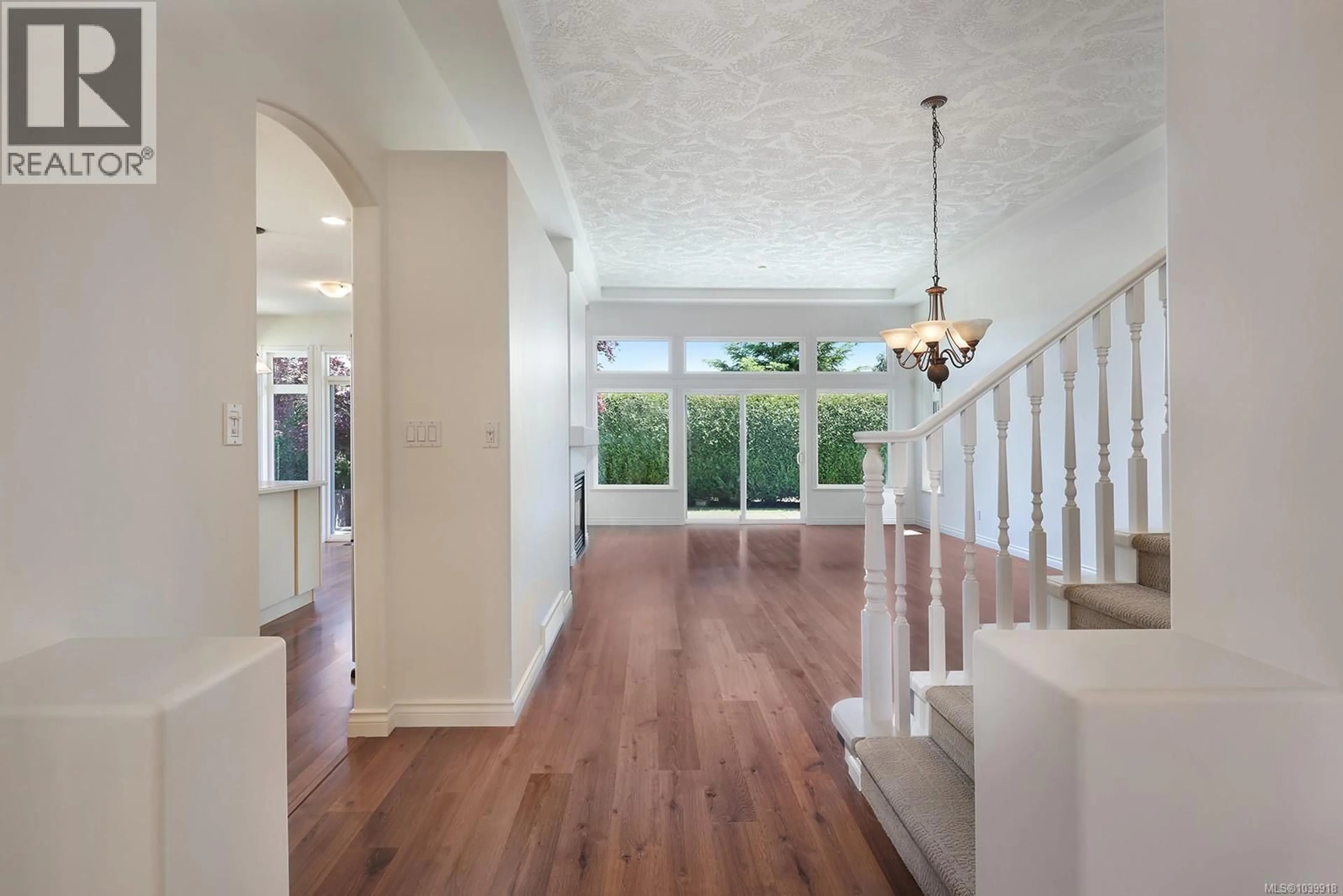 Indoor foyer for 382 - 3399 CROWN ISLE DRIVE, Courtenay British Columbia V9N9X7