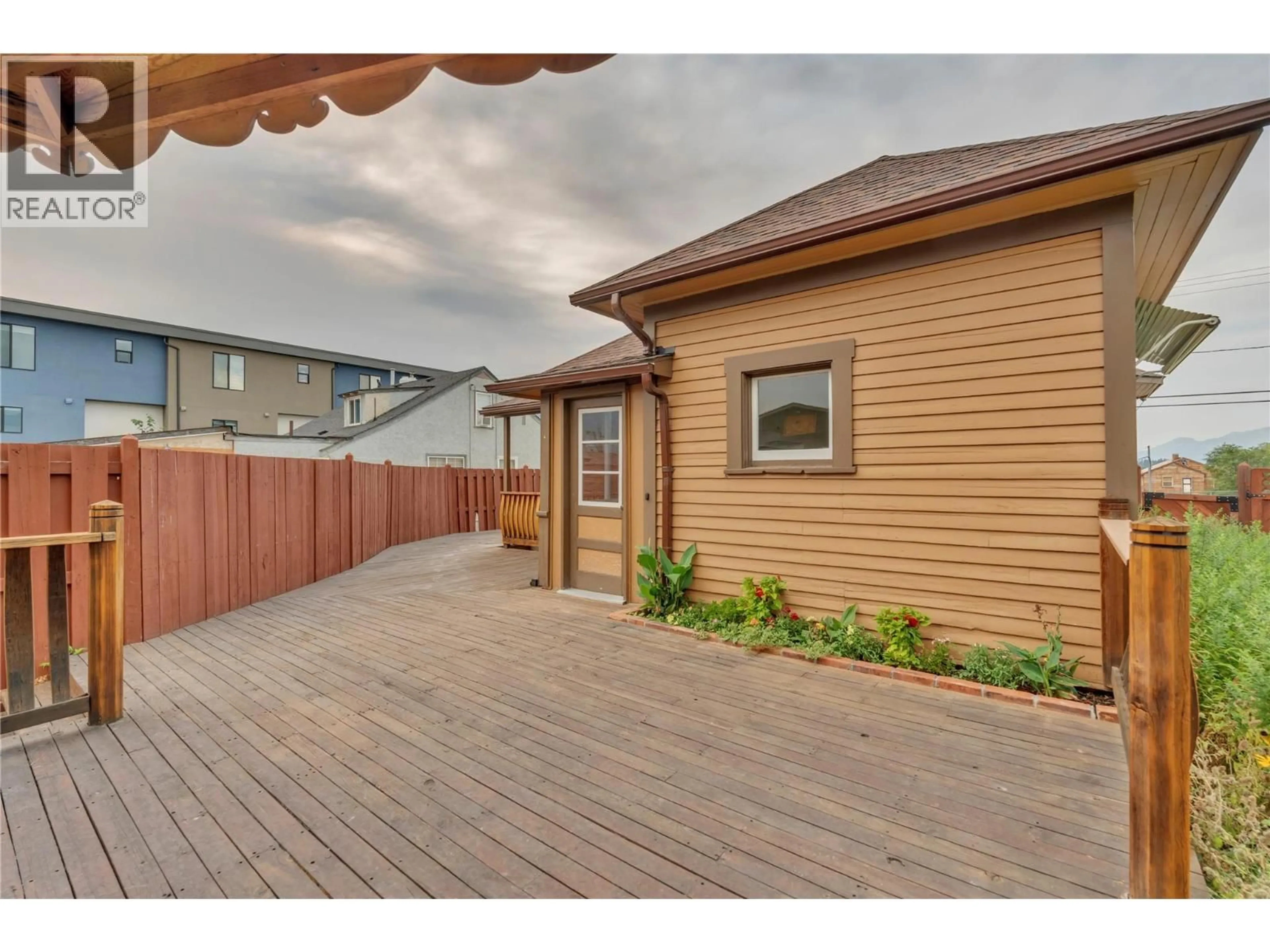 Patio, street for 10511 ELLIOTT STREET, Summerland British Columbia V0H1Z2