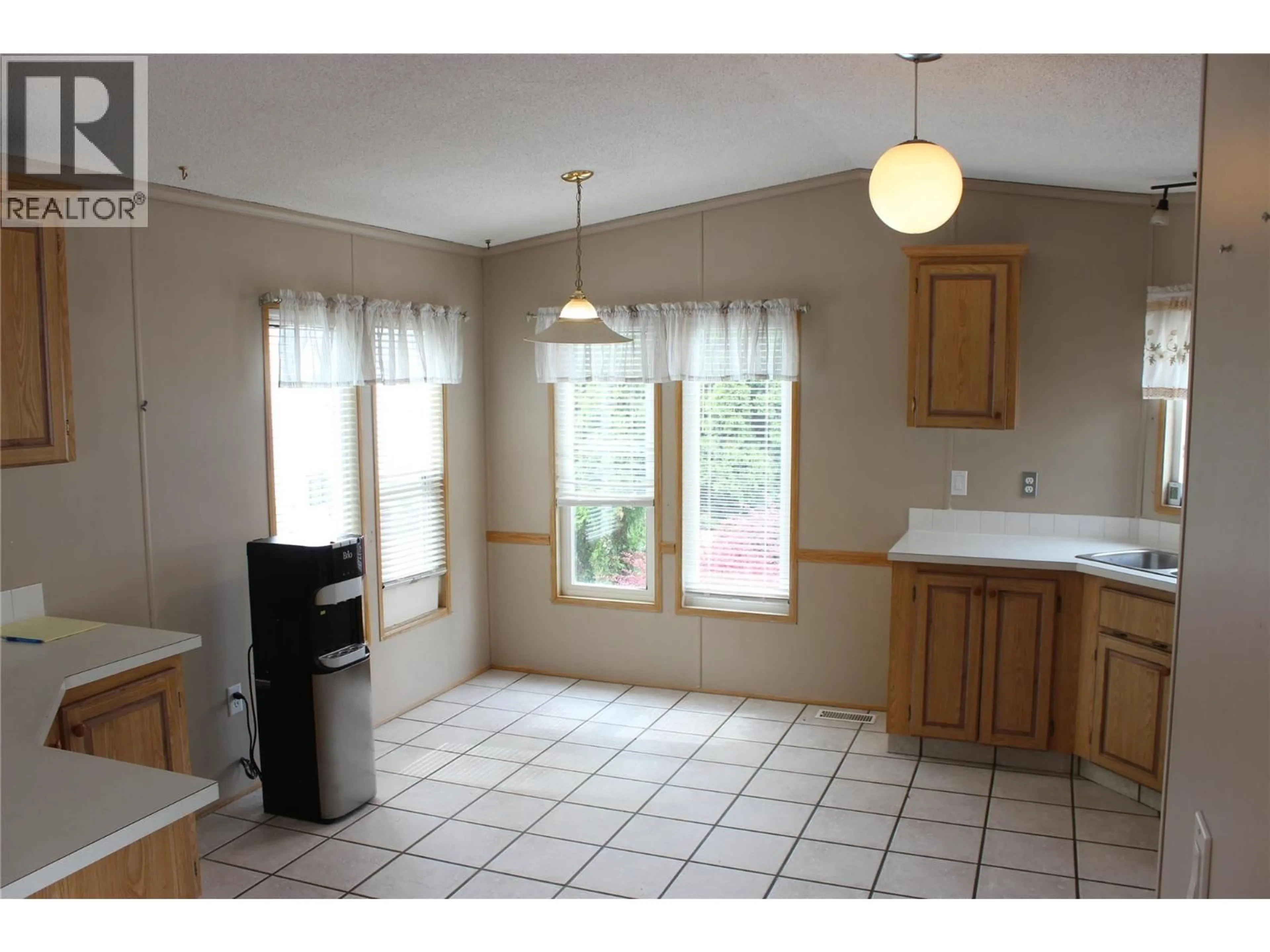 Standard kitchen, ceramic/tile floor for 17 - 1440 ORD ROAD, Kamloops British Columbia V2B8P9
