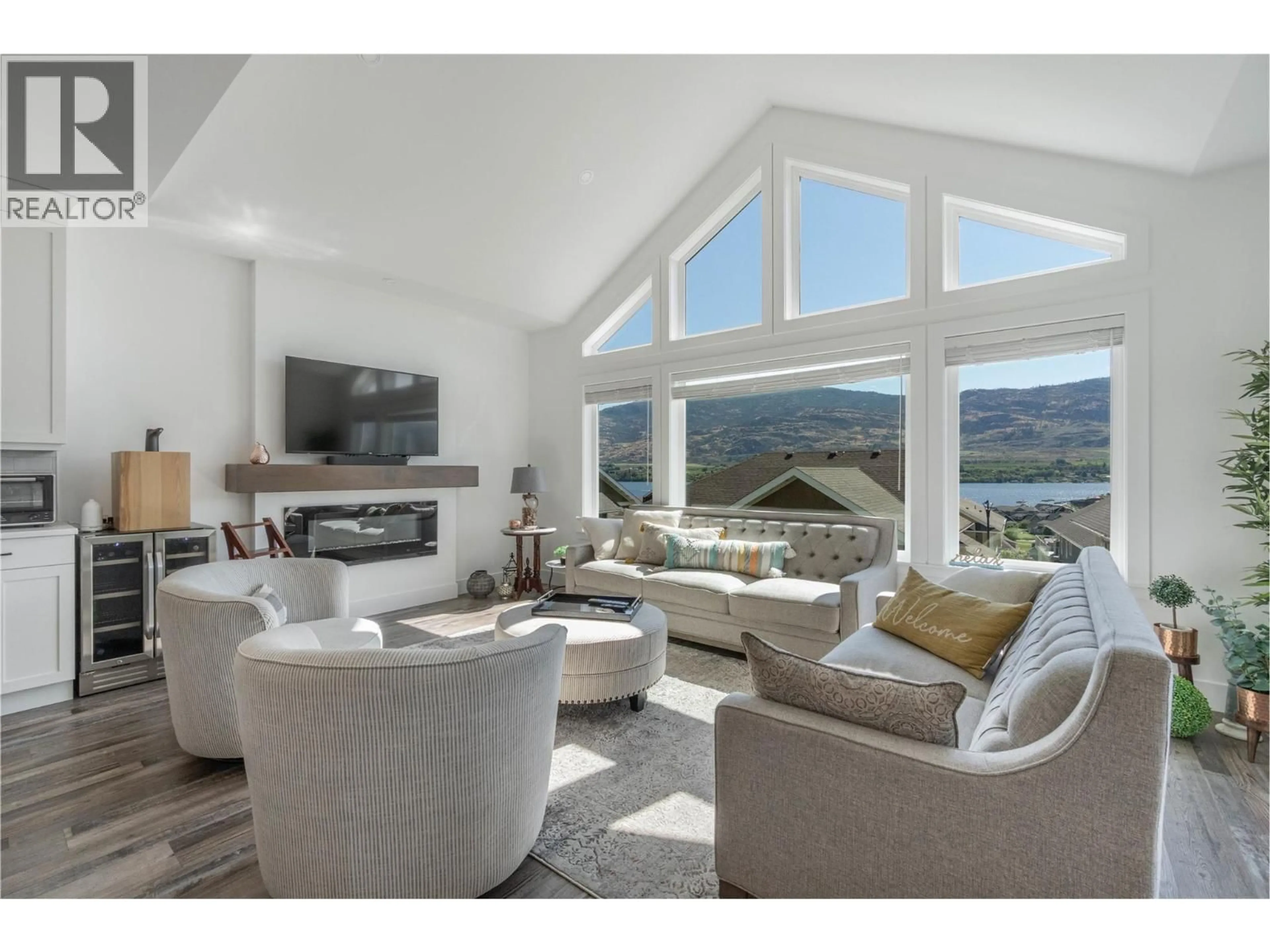 Living room with furniture, unknown for 252 - 2450 RADIO TOWER ROAD, Oliver British Columbia V0H1T1