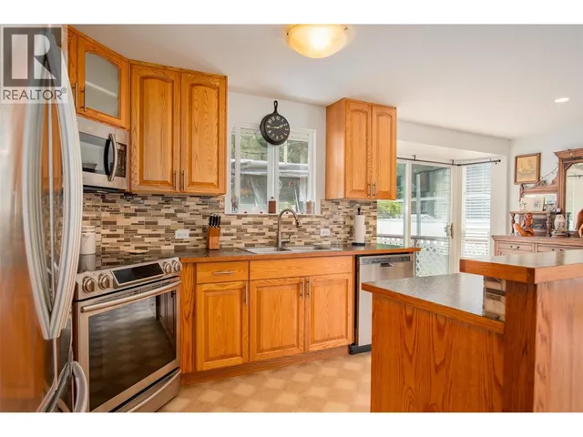 1664 MAIDA ROAD, Christina Lake 3