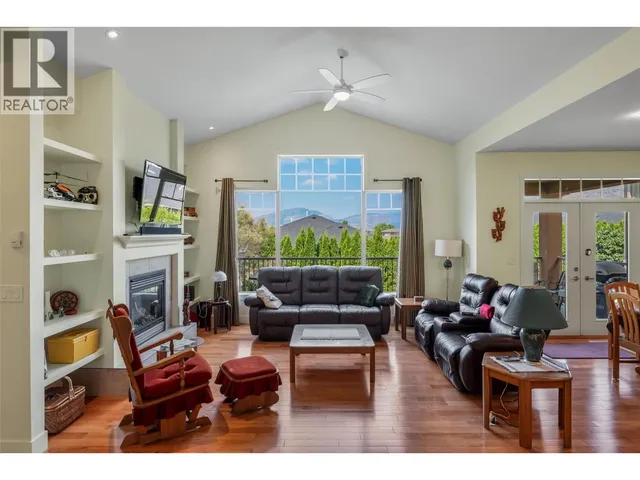 8 - 6833 MEADOWS DRIVE, Oliver 2