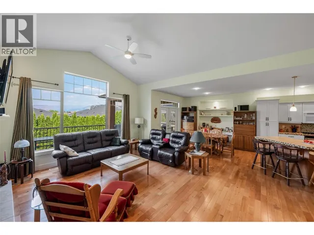 8 - 6833 MEADOWS DRIVE, Oliver 4