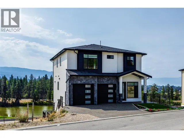 1136 HUME AVENUE, Kelowna 3