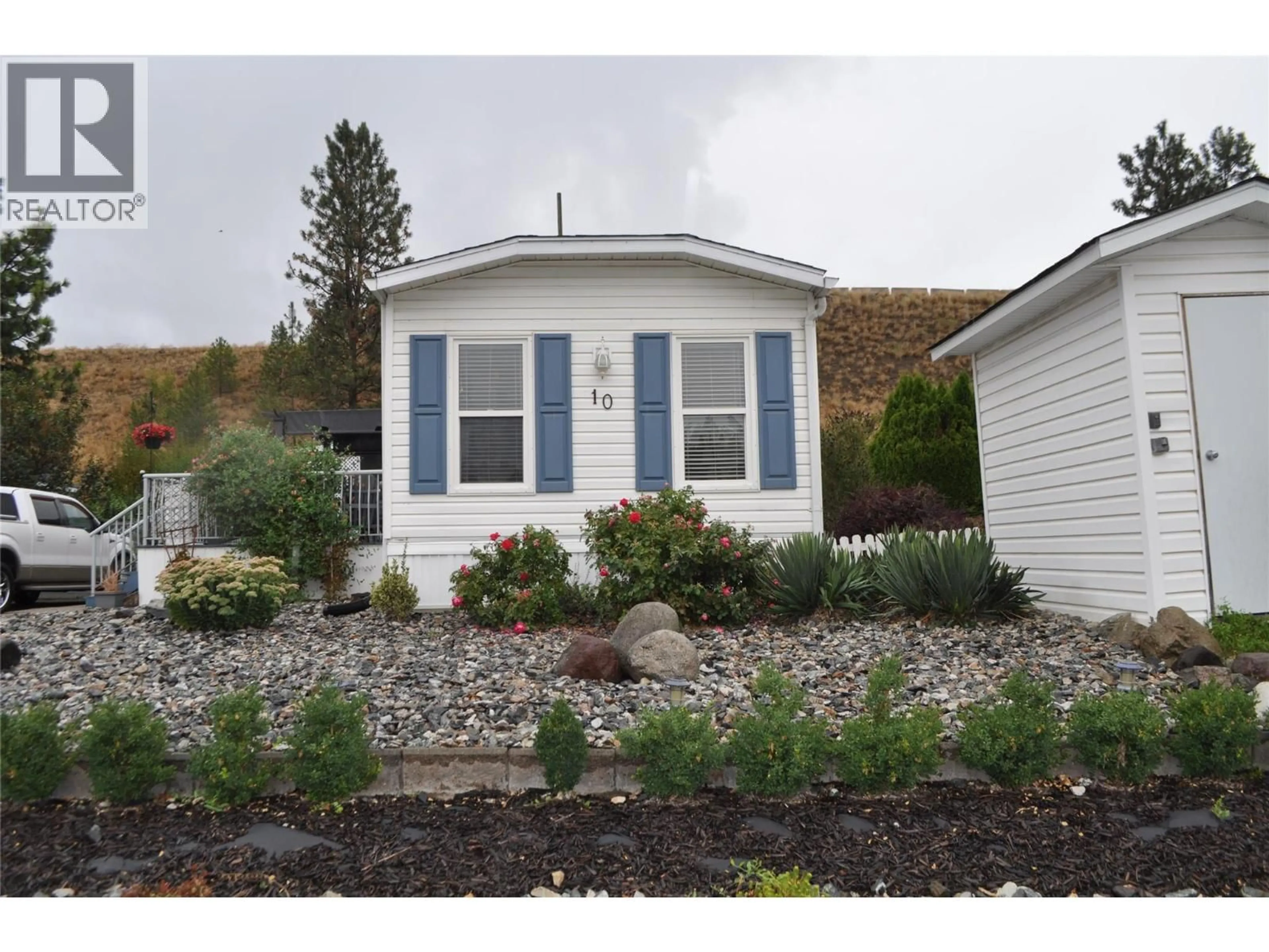 Home with vinyl exterior material, street for 10 - 610 KATHERINE ROAD, West Kelowna British Columbia V1Z3G2