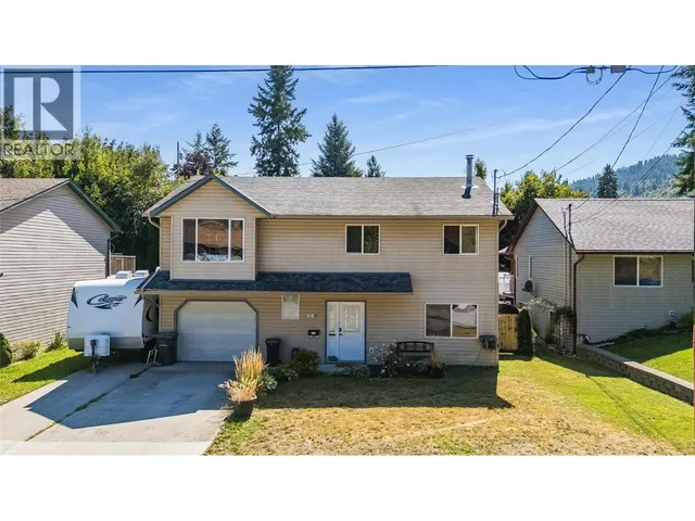 644 8TH STREET, Castlegar 2