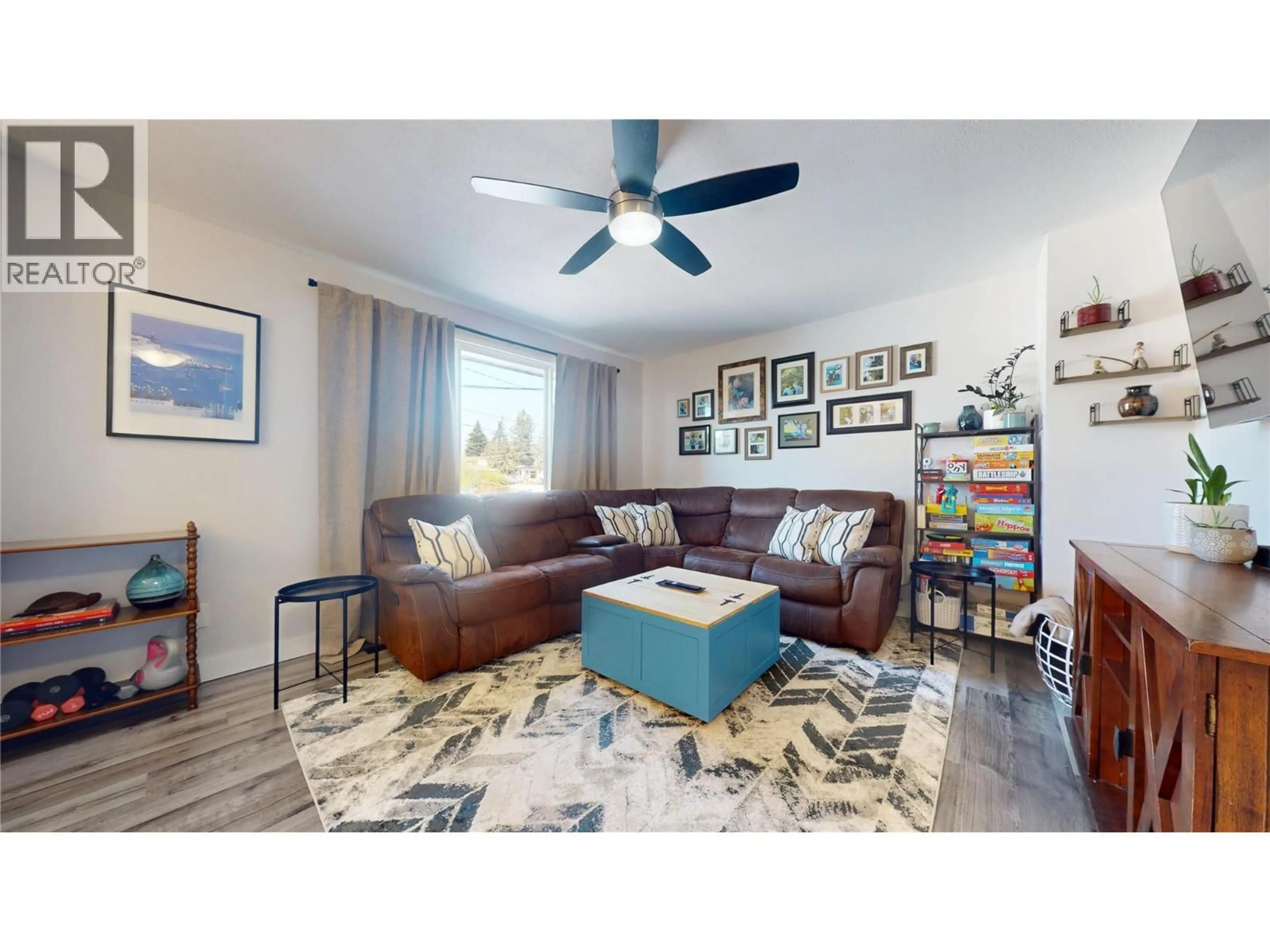 Living room with furniture, unknown for 1018 12TH AVENUE SOUTH, Cranbrook British Columbia V1C5A1