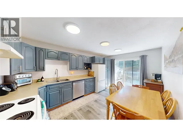 1018 12TH AVENUE SOUTH, Cranbrook 5